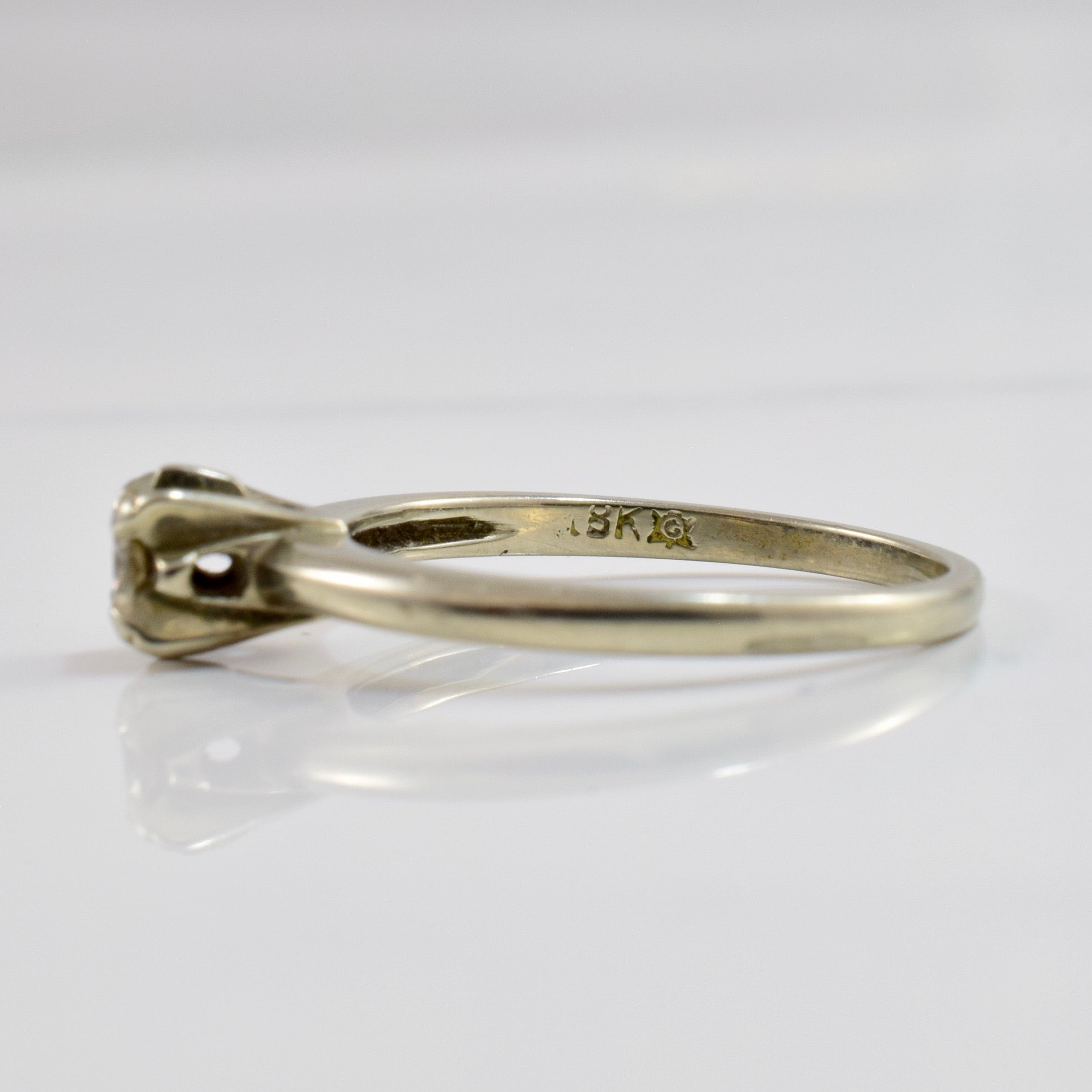 Petite Diamond Engagement Ring | 0.14 ct SZ 5.5 |