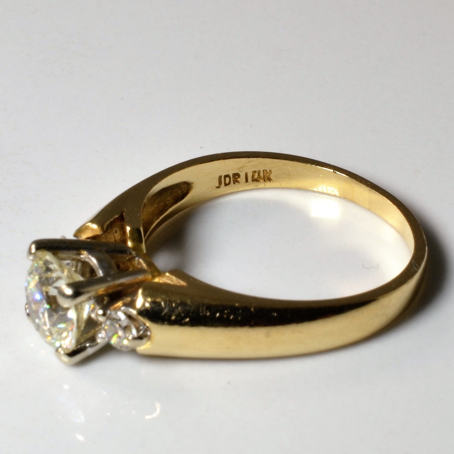 Bague conique à trois diamants | 1,21 ct | Taille 7 |