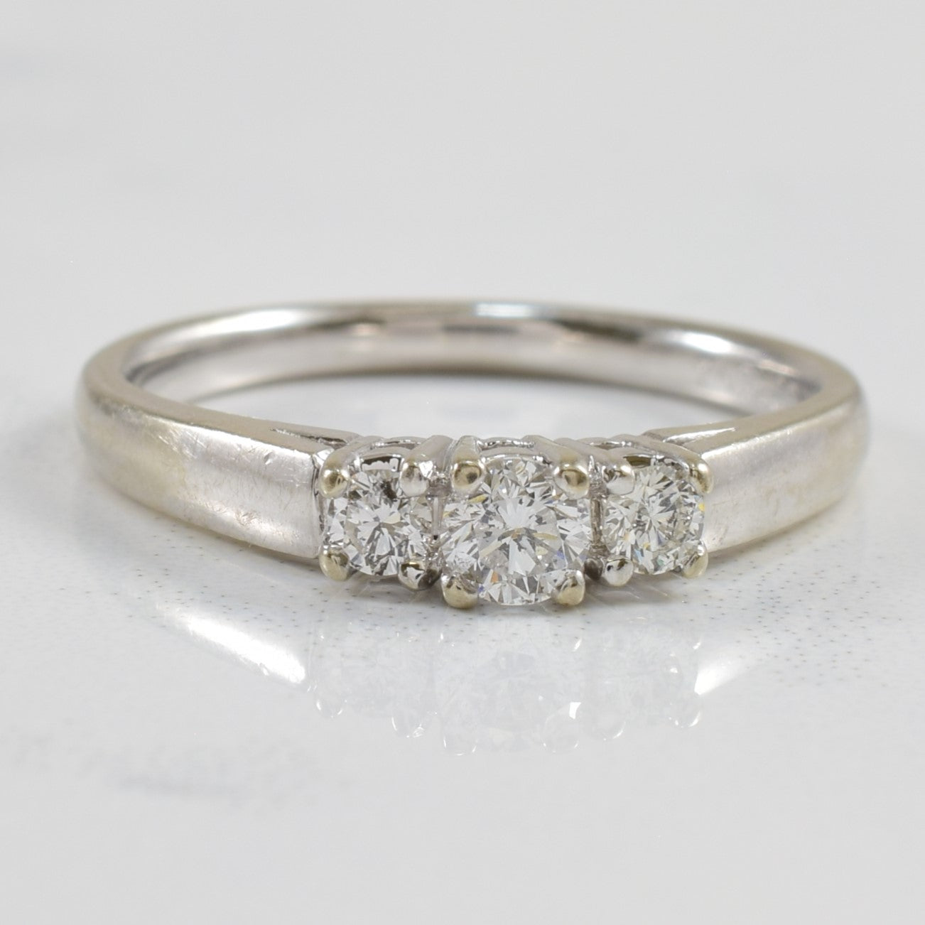 Bague trois diamants | 0,24 ct au total | Taille 6,25 |