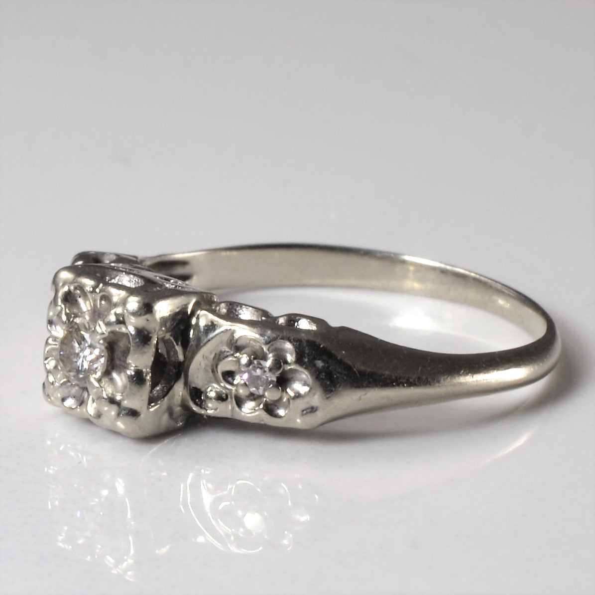 1940s Three Stone Diamond Ring | 0.07ctw | SZ 5 |