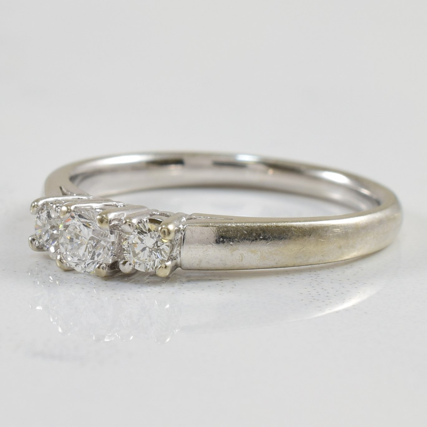 Bague trois diamants | 0,24 ct au total | Taille 6,25 |