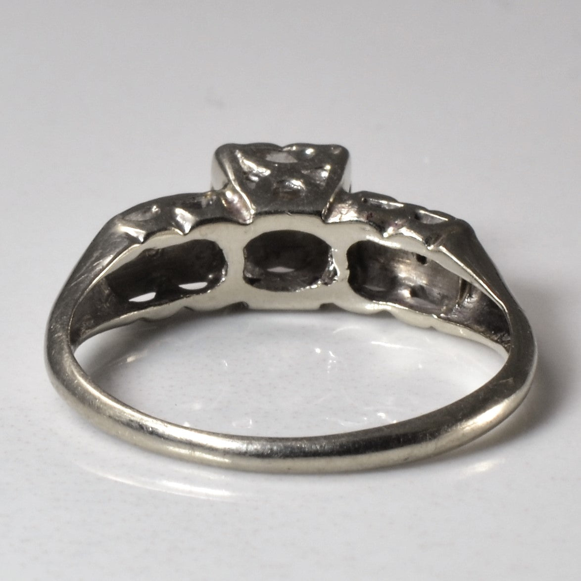 1940s Three Stone Diamond Ring | 0.07ctw | SZ 5 |