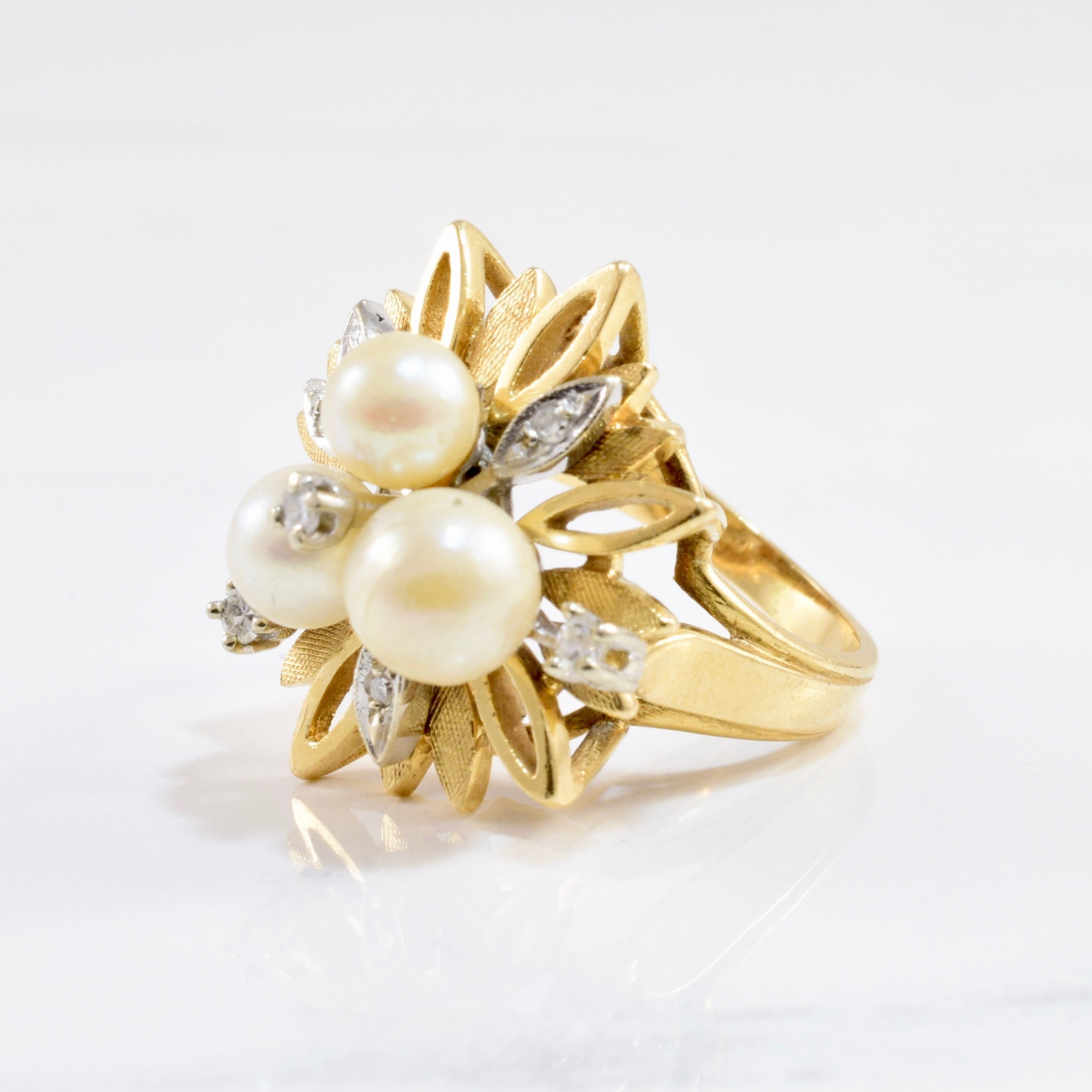 Pearl and Diamond Floral Ring | 0.08 ctw SZ 5.5 |