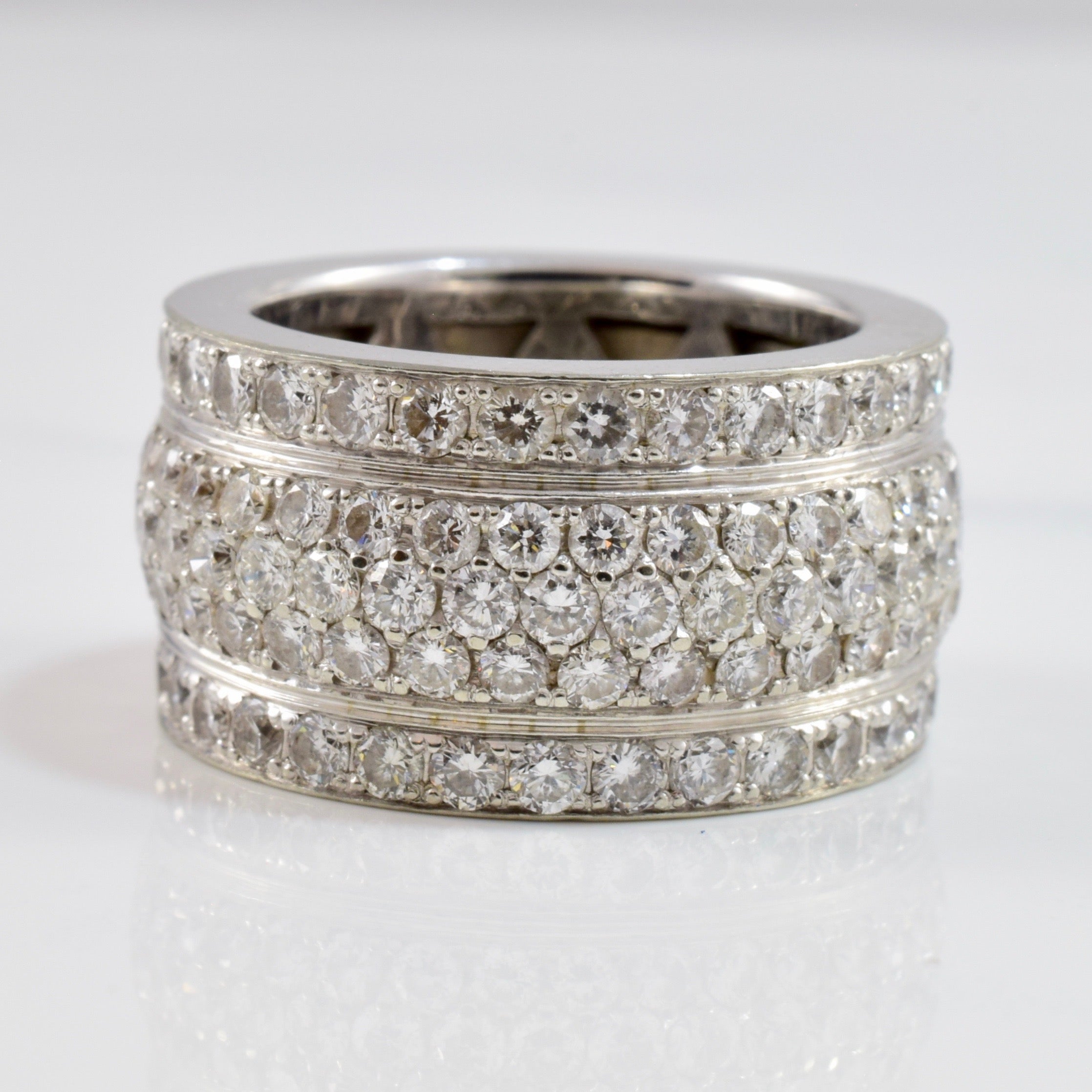 Bague d'éternité sertie d'un gros groupe de diamants | 4,11 ct au total | Taille 5,75 |