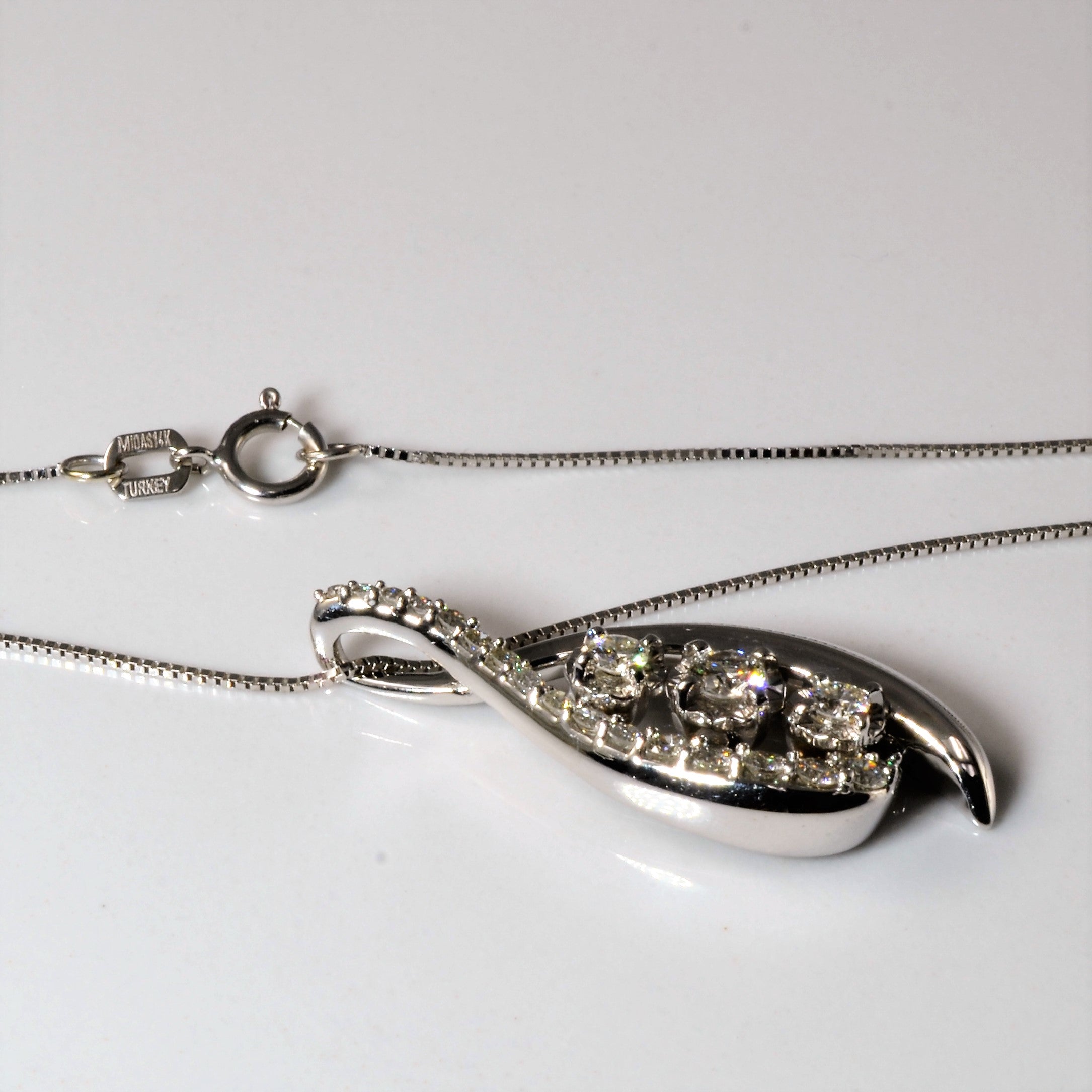 Illusion Pave Diamond Twist Necklace | 0.50ctw | 18" |