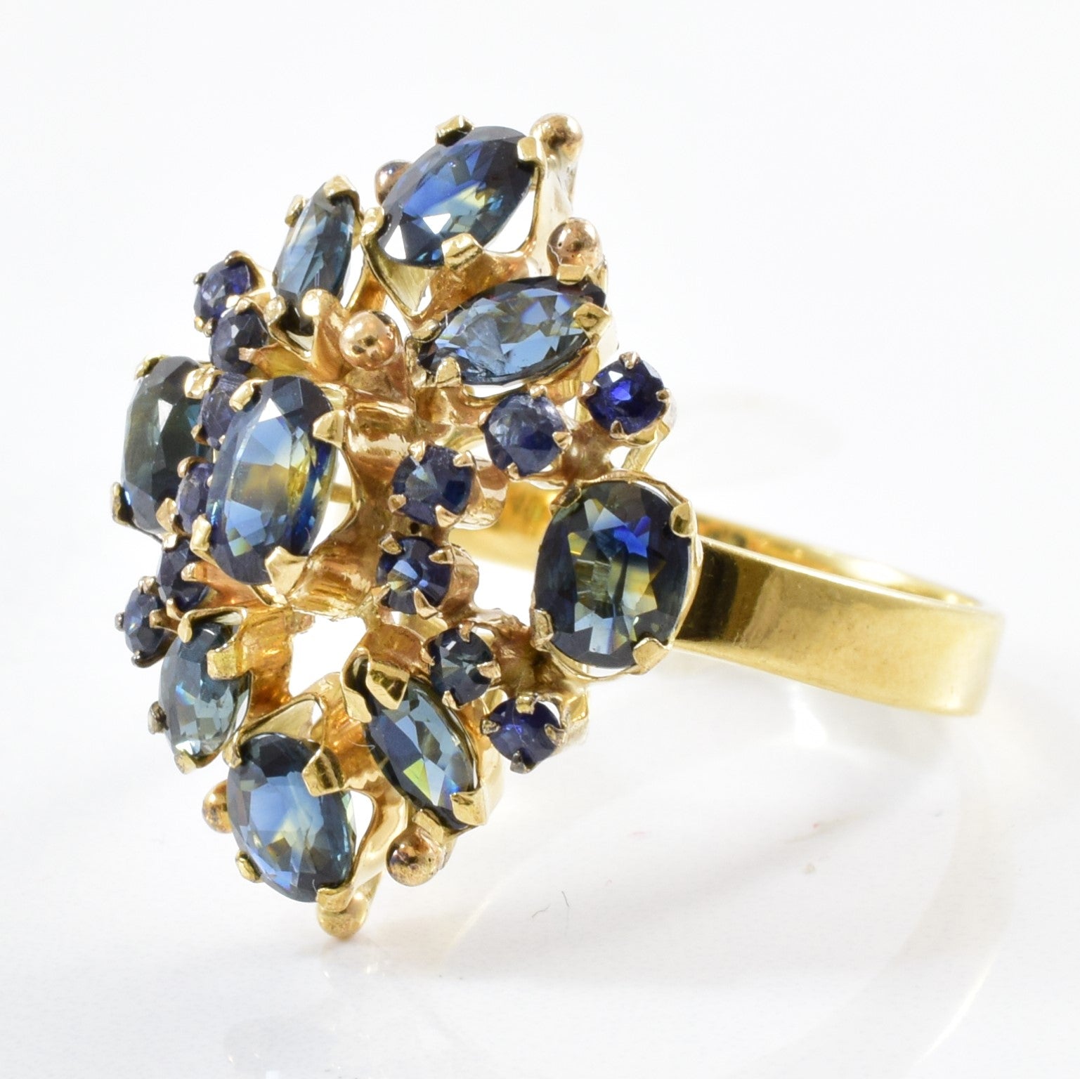 Elegant Sapphire Cocktail Ring | 3.20ctw | SZ 7.5 |