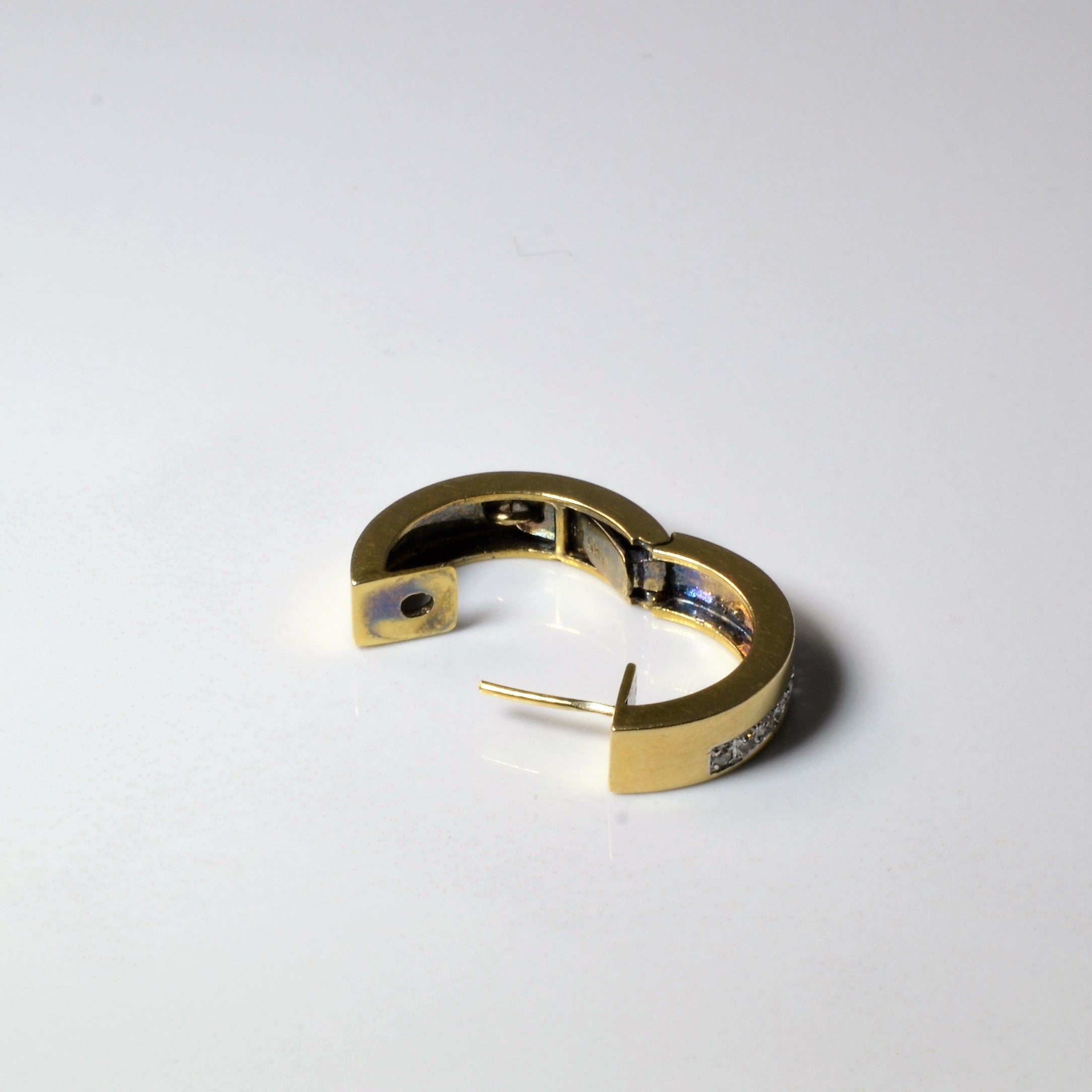 Diamond Huggie Earrings | 0.18ctw |