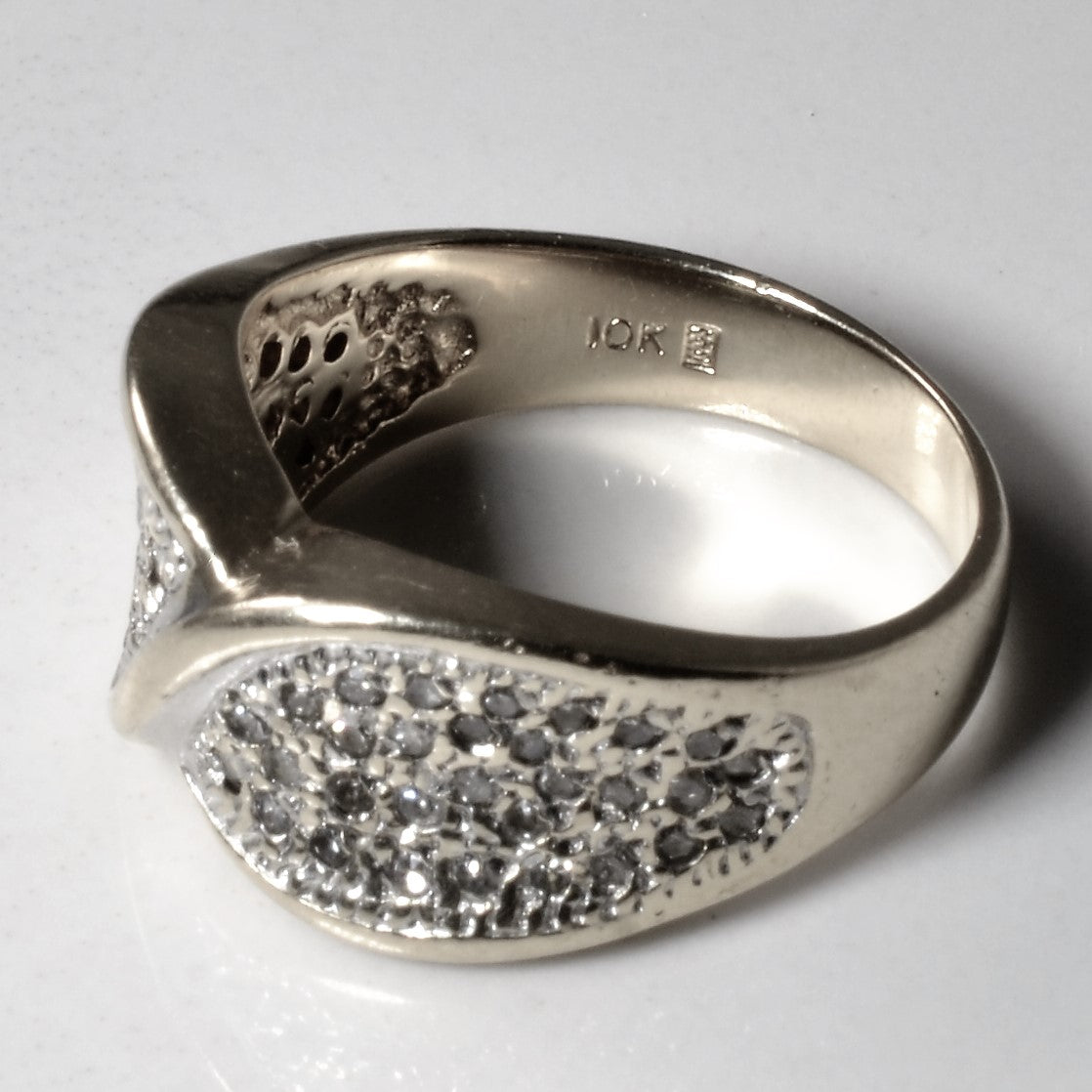 Pave Diamond Twist Band | 0.30ctw | SZ 6.75 |