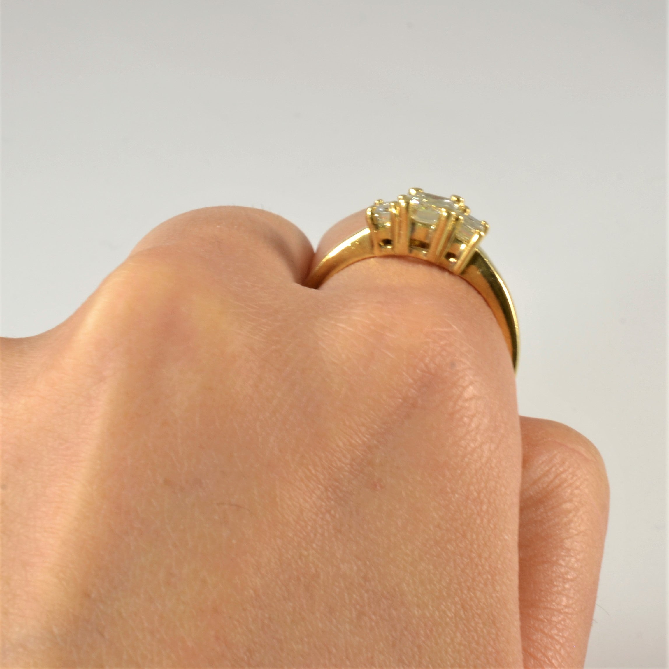 Bague trois diamants taille émeraude | 2,12 ct | Taille 9 |