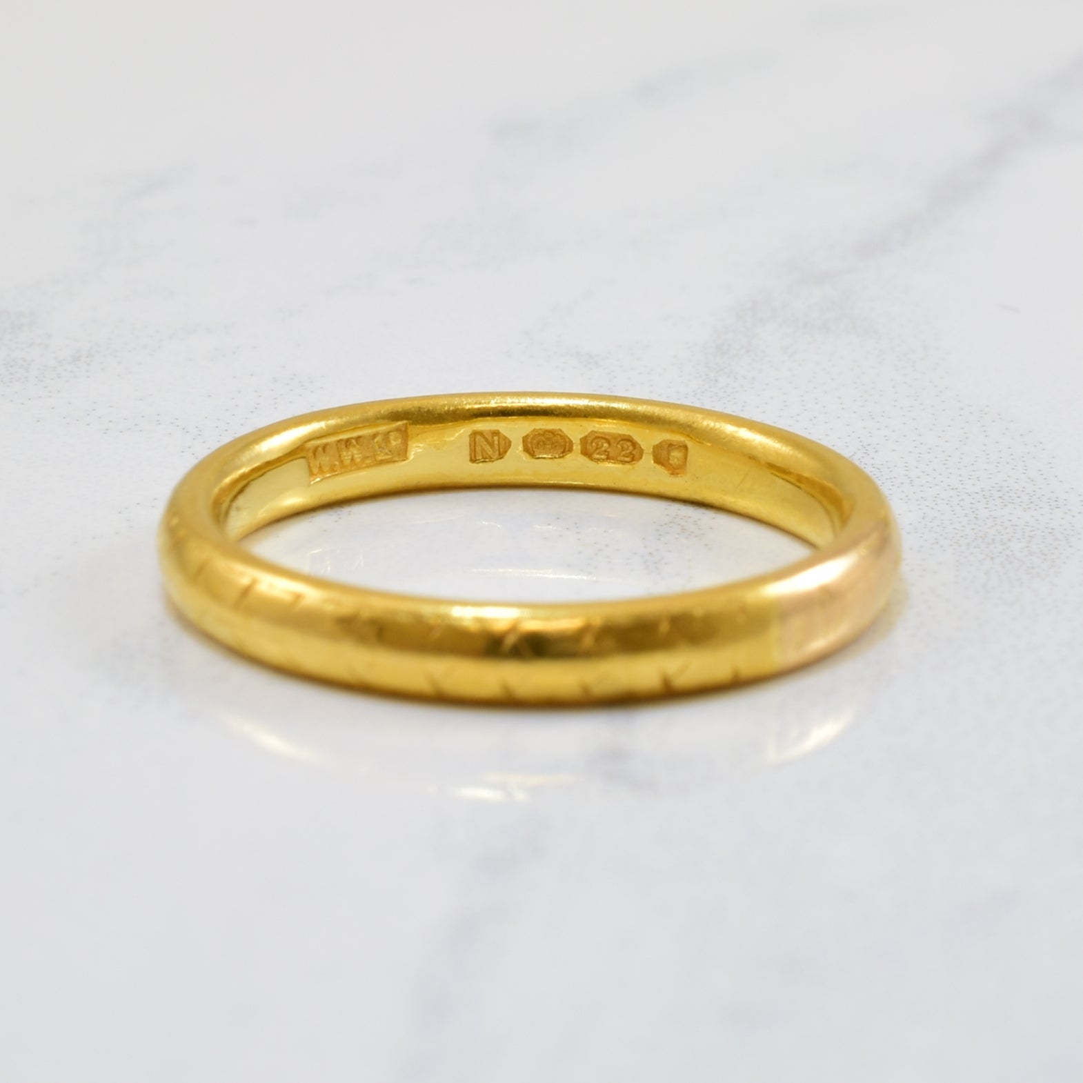 1948 Textured 22k Yellow Gold Band | SZ 6.75 |