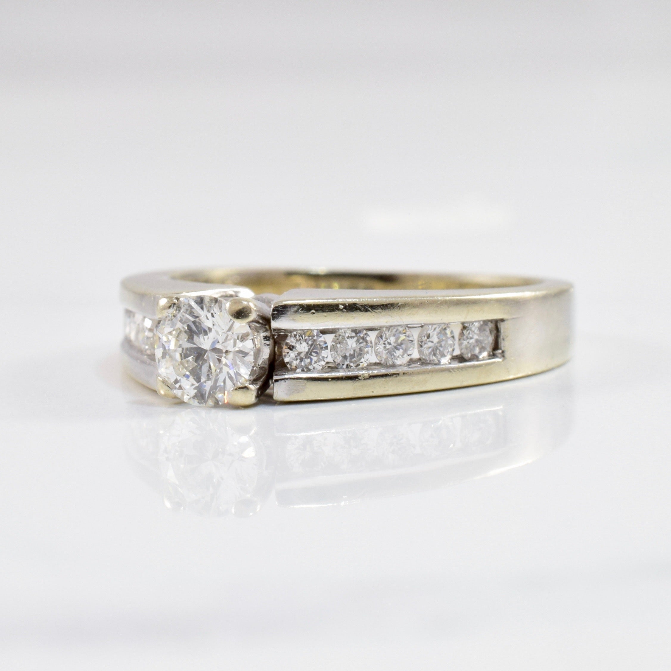 Bague de fiançailles classique avec pierre latérale | 0,63 ct au total, taille 5,75 |