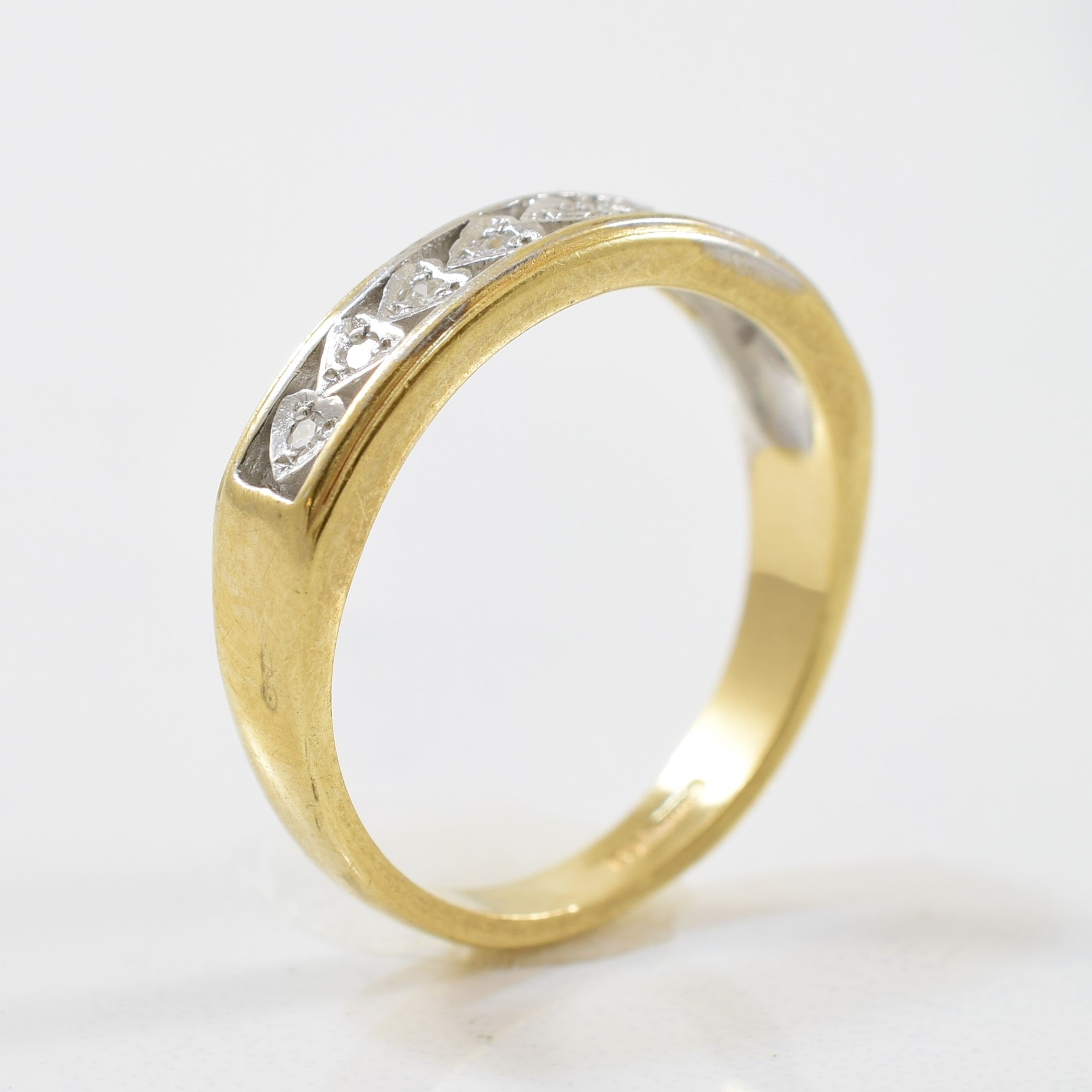 Alliance demi-éternité en forme de cœur serti de diamants | 0,05 ct | Taille 5,75 |