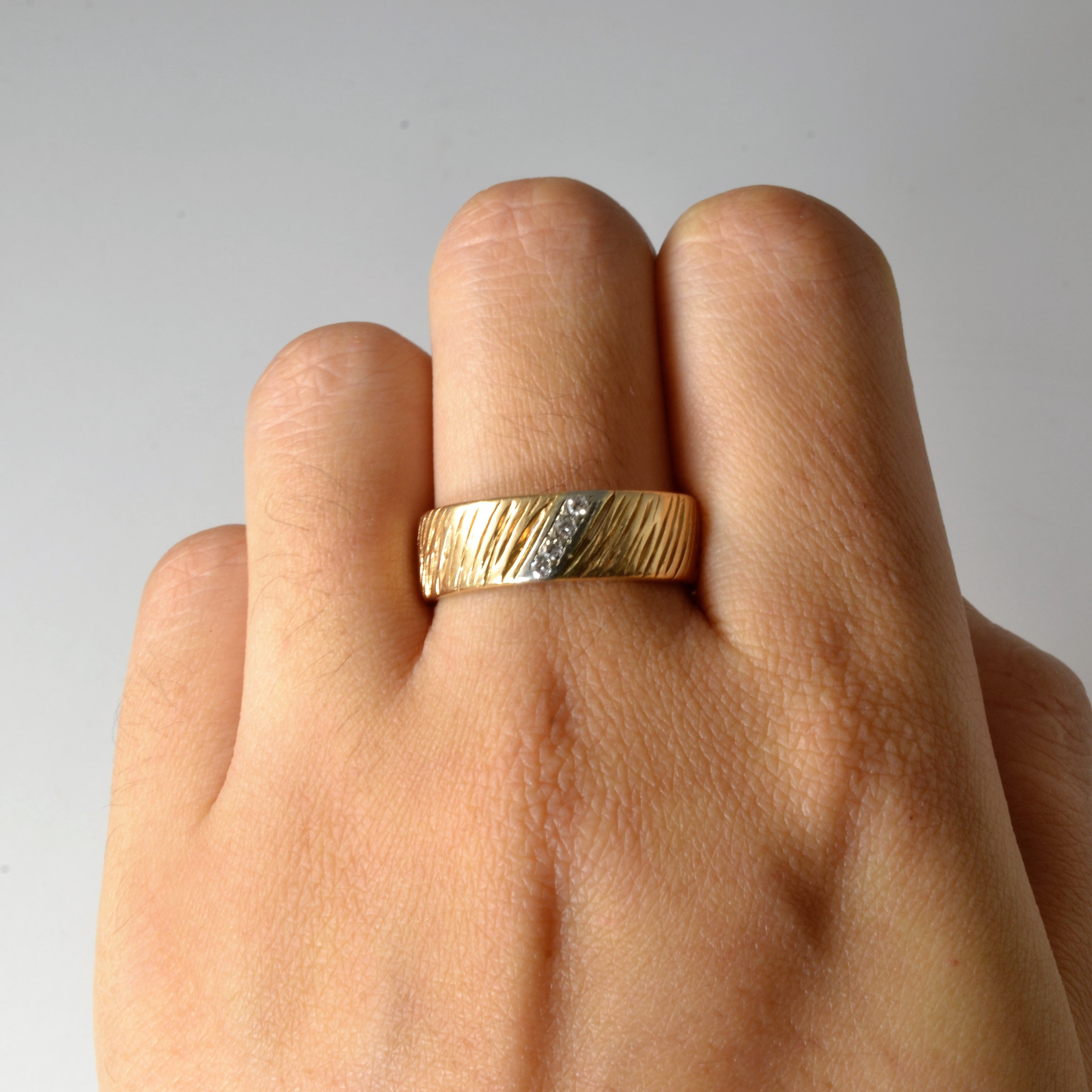 Textured Diamond Band | 0.05ctw | SZ 9 |