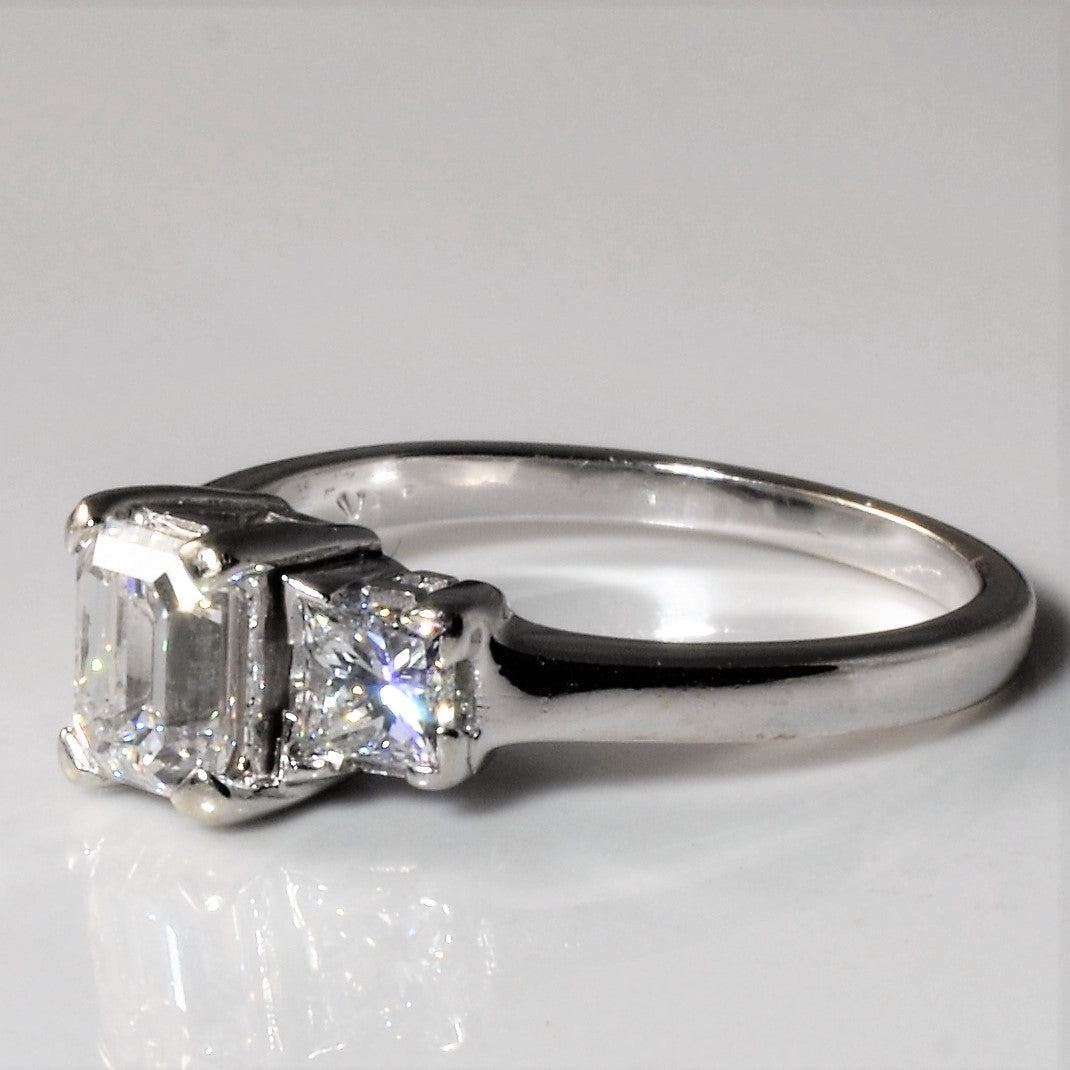 Bague trois pierres : émeraude et diamant canadien taille princesse | 1,35 ct | Taille 6 |