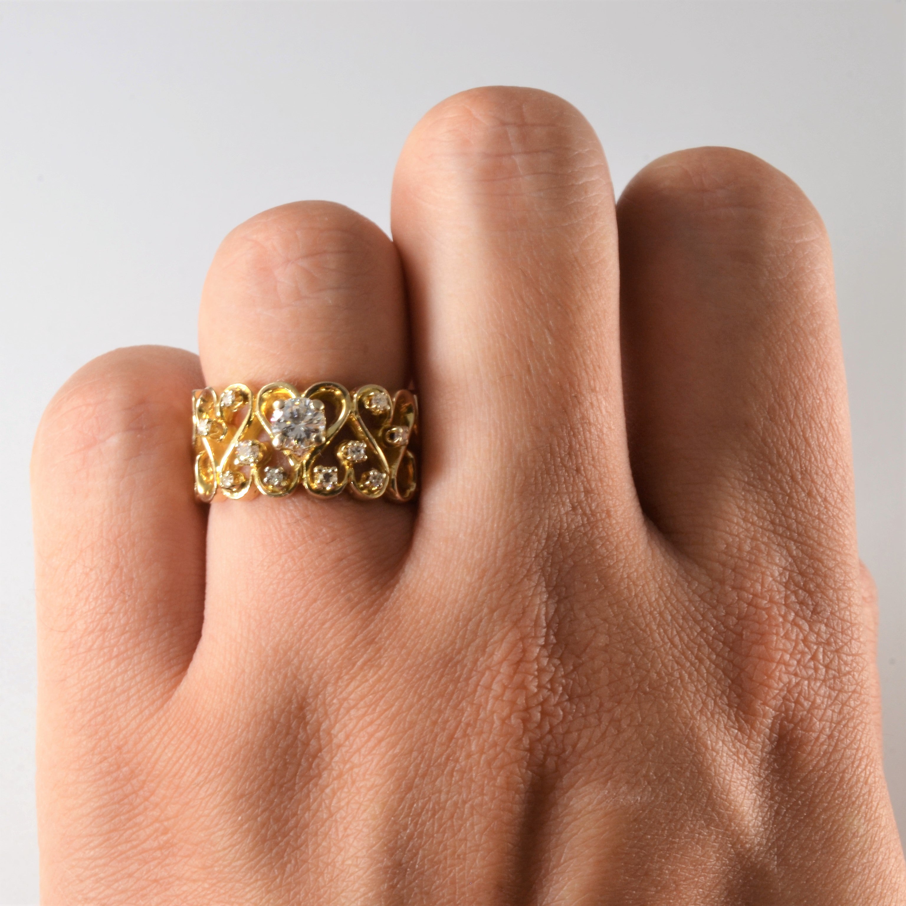 Bague sertie de diamants à griffes et design filigrané | 0,46 ct | Taille 6,25 |
