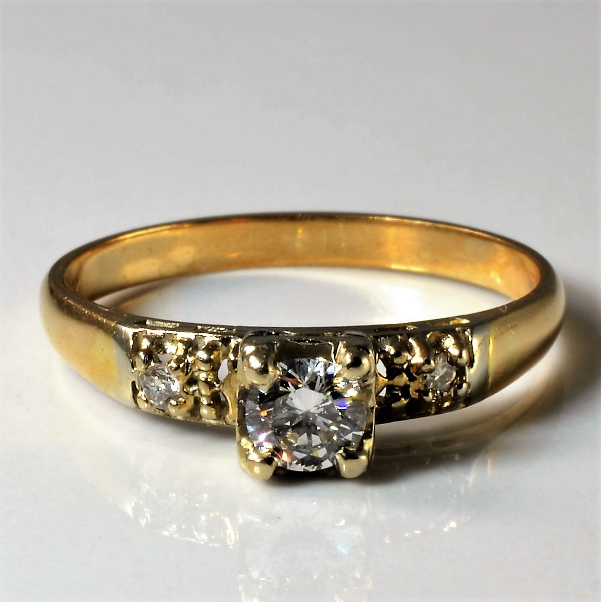 Bague trois diamants | 0,27 ct | Taille 7 |