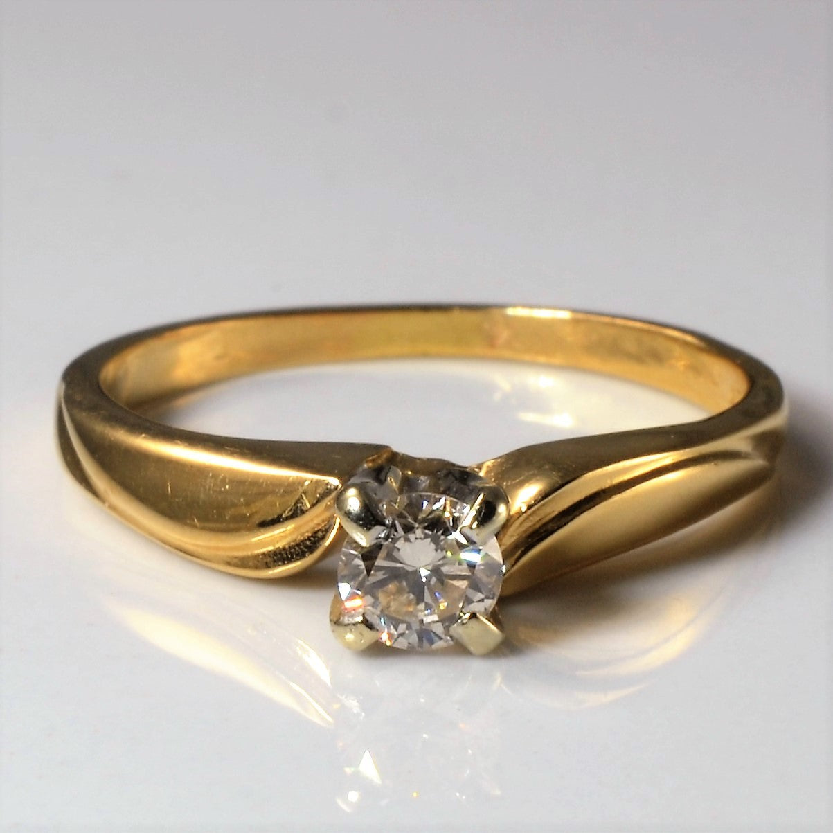 Bague solitaire en or jaune avec diamant | 0,28 ct | Taille 7,5 |