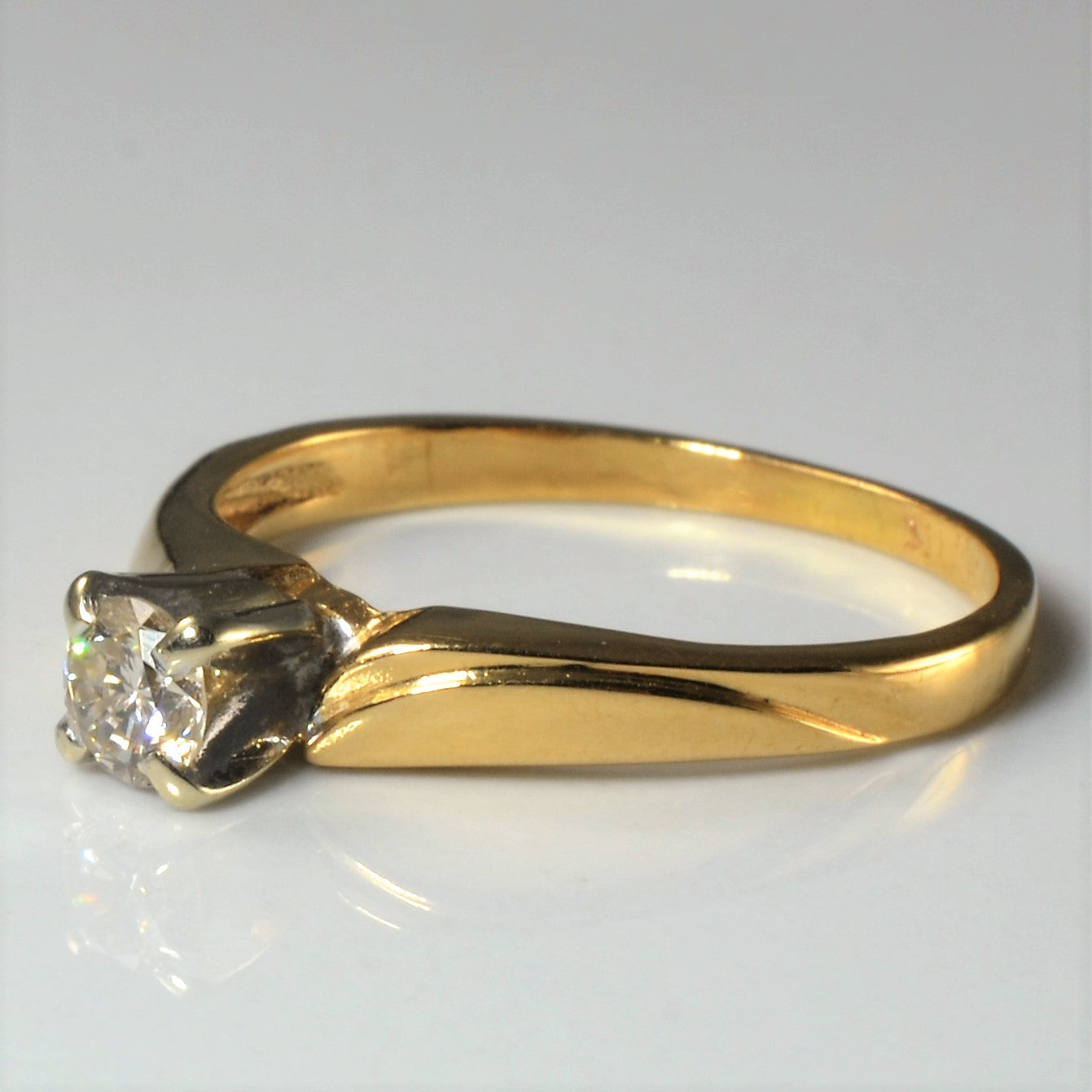Bague solitaire en or jaune avec diamant | 0,28 ct | Taille 7,5 |