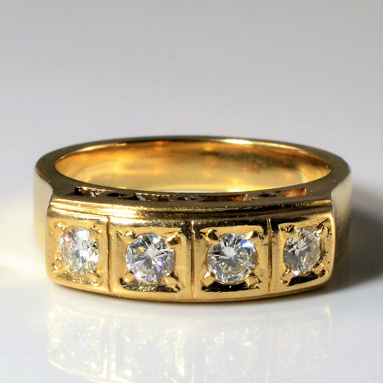 Bague à quatre diamants | 0,56 ct au total | Taille 8,75 |