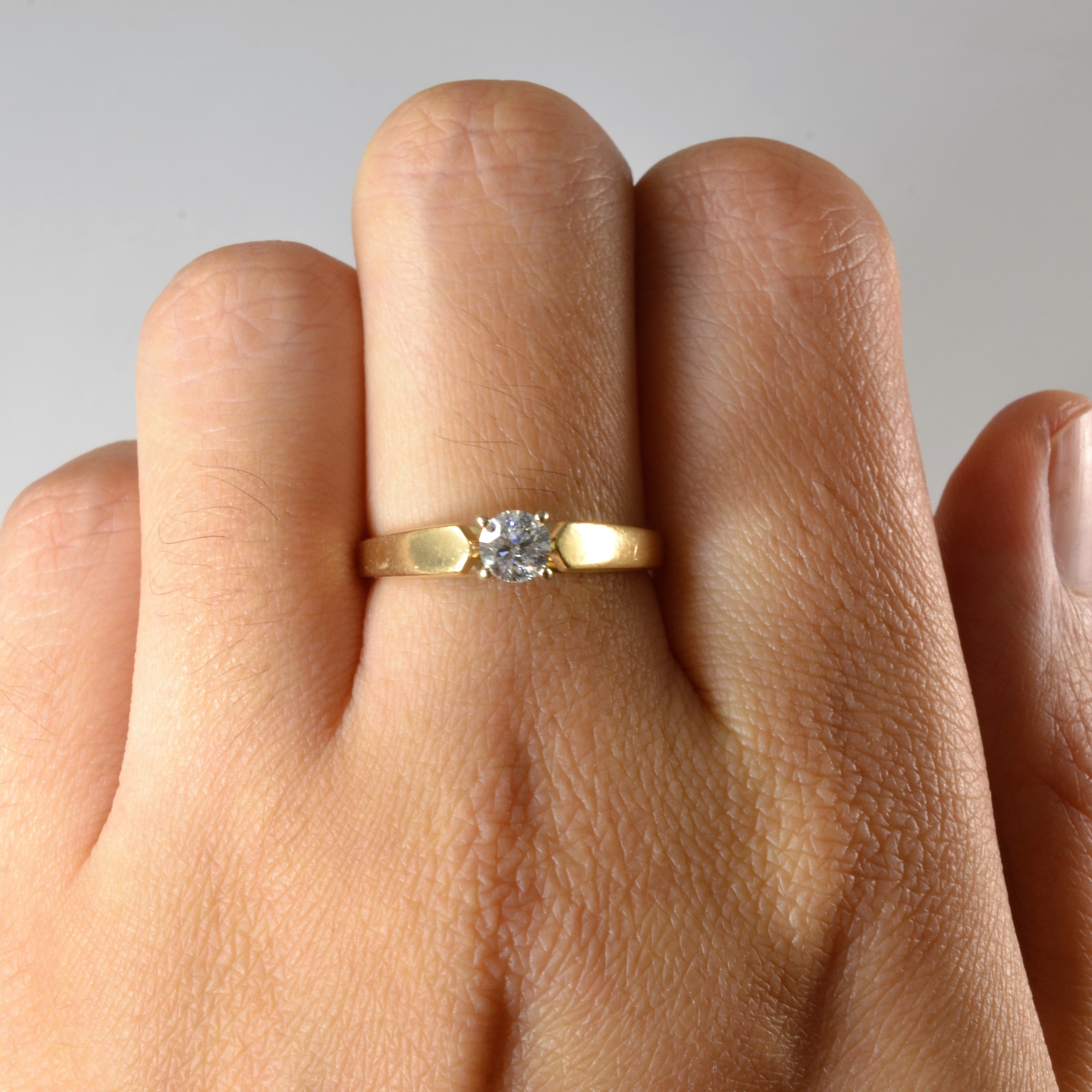 Tapered Solitaire Diamond Engagement Ring | 0.32ct | SZ 7 |