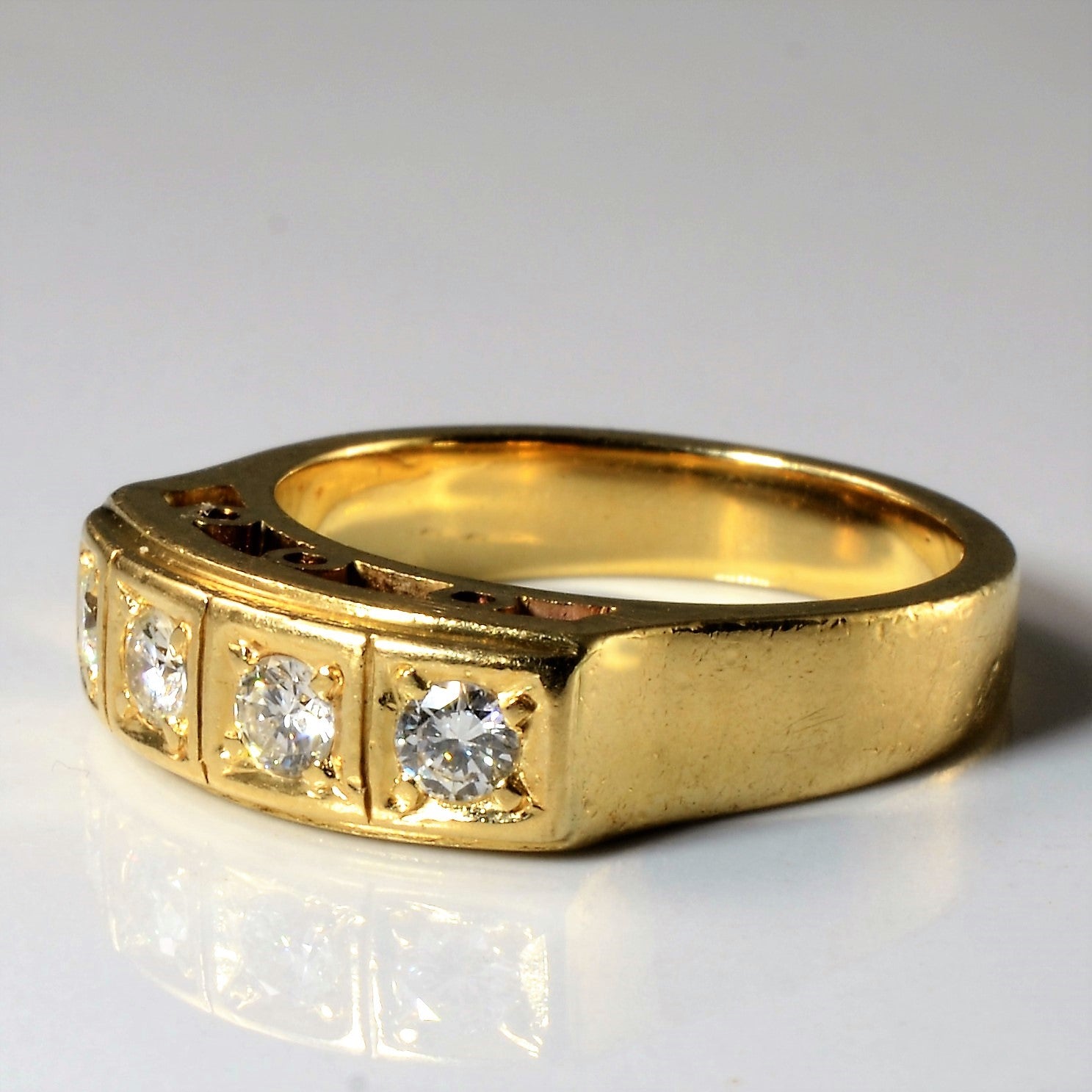 Bague à quatre diamants | 0,56 ct au total | Taille 8,75 |