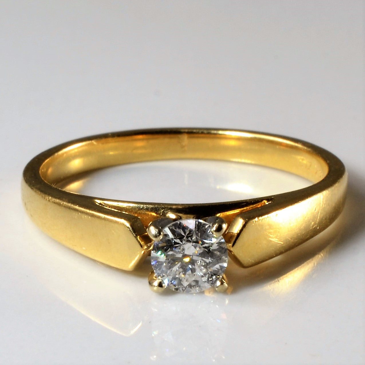 Tapered Solitaire Diamond Engagement Ring | 0.32ct | SZ 7 |