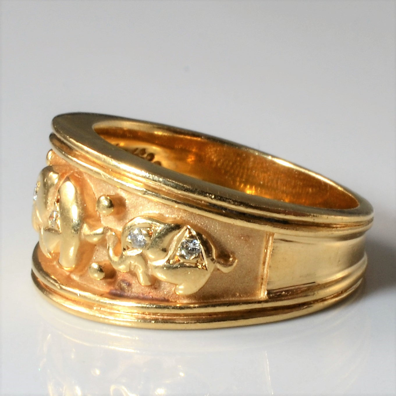 Diamond Elephant Ring | 0.06ctw | SZ 7.5 |