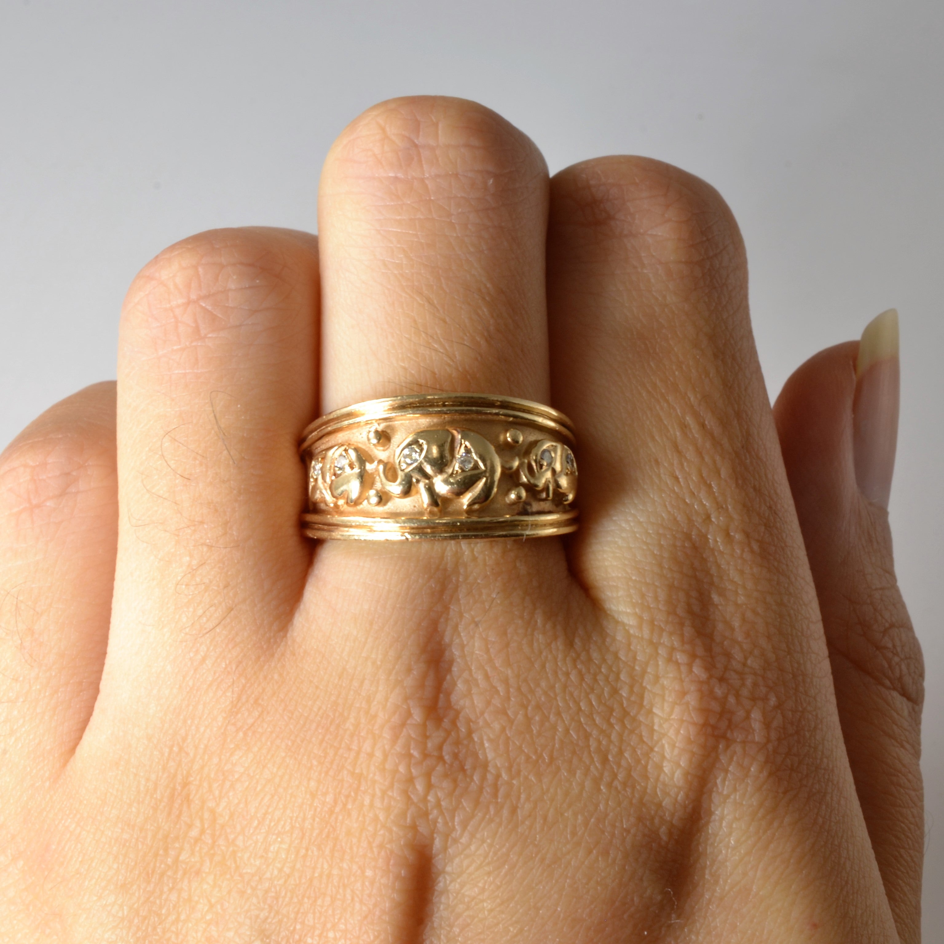 Diamond Elephant Ring | 0.06ctw | SZ 7.5 |