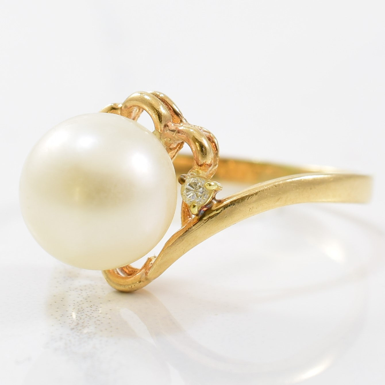 Pearl & Diamond Bypass Ring | 0.03ctw, 4.00ct | SZ 6 |