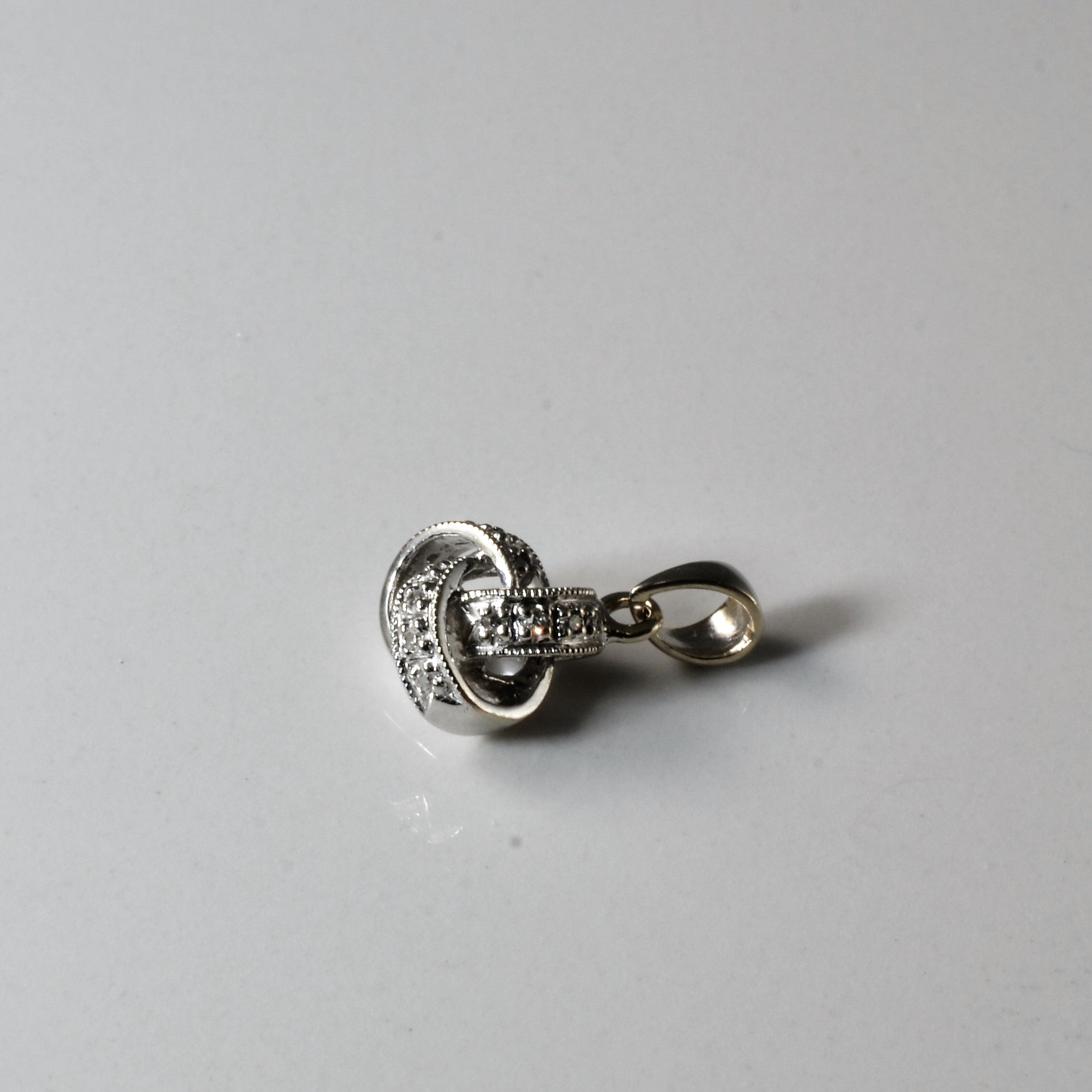 Diamond Swirl Pendant | 0.03ctw |