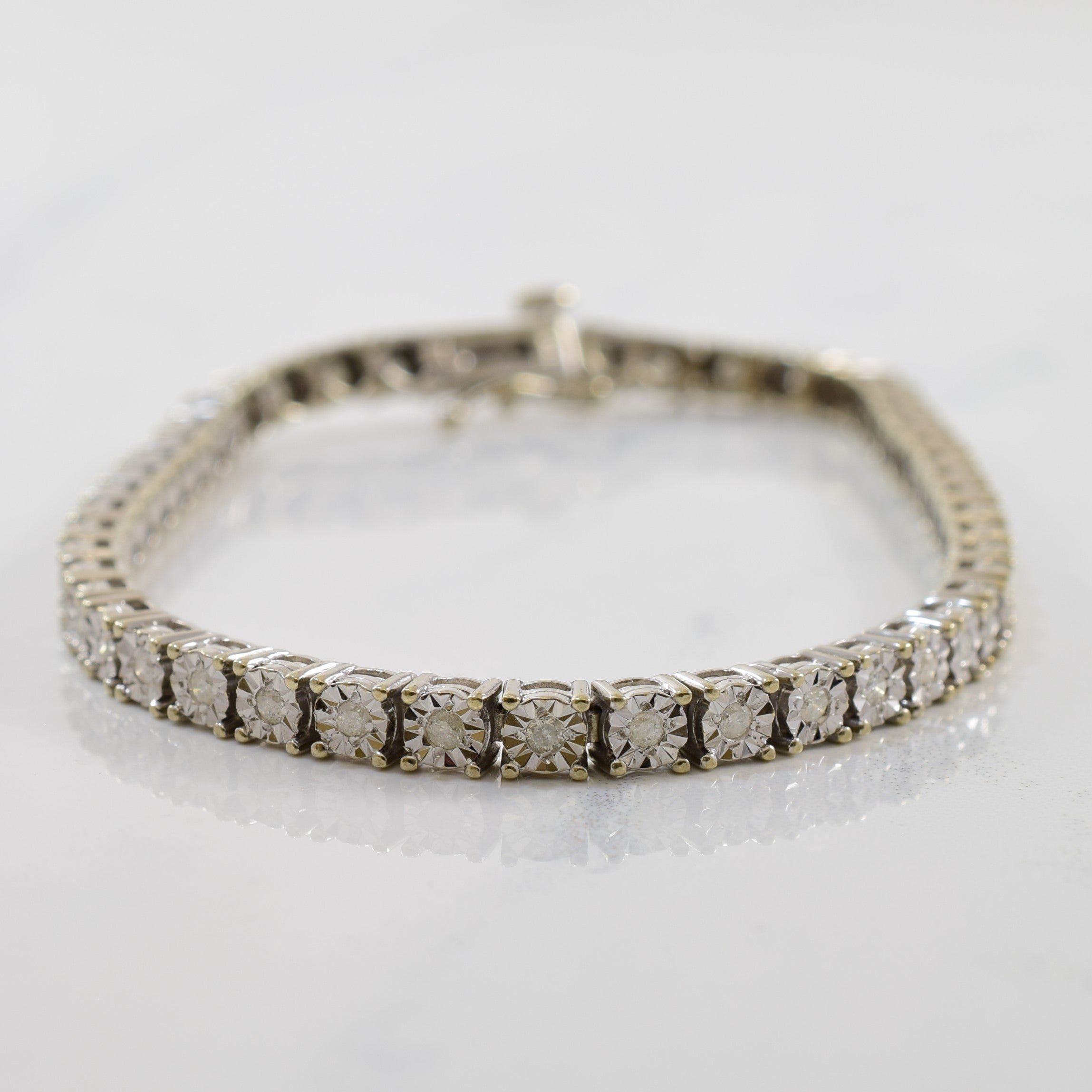 Bracelet de tennis serti de diamants illusion | 0,96 ct | 17,8 cm |