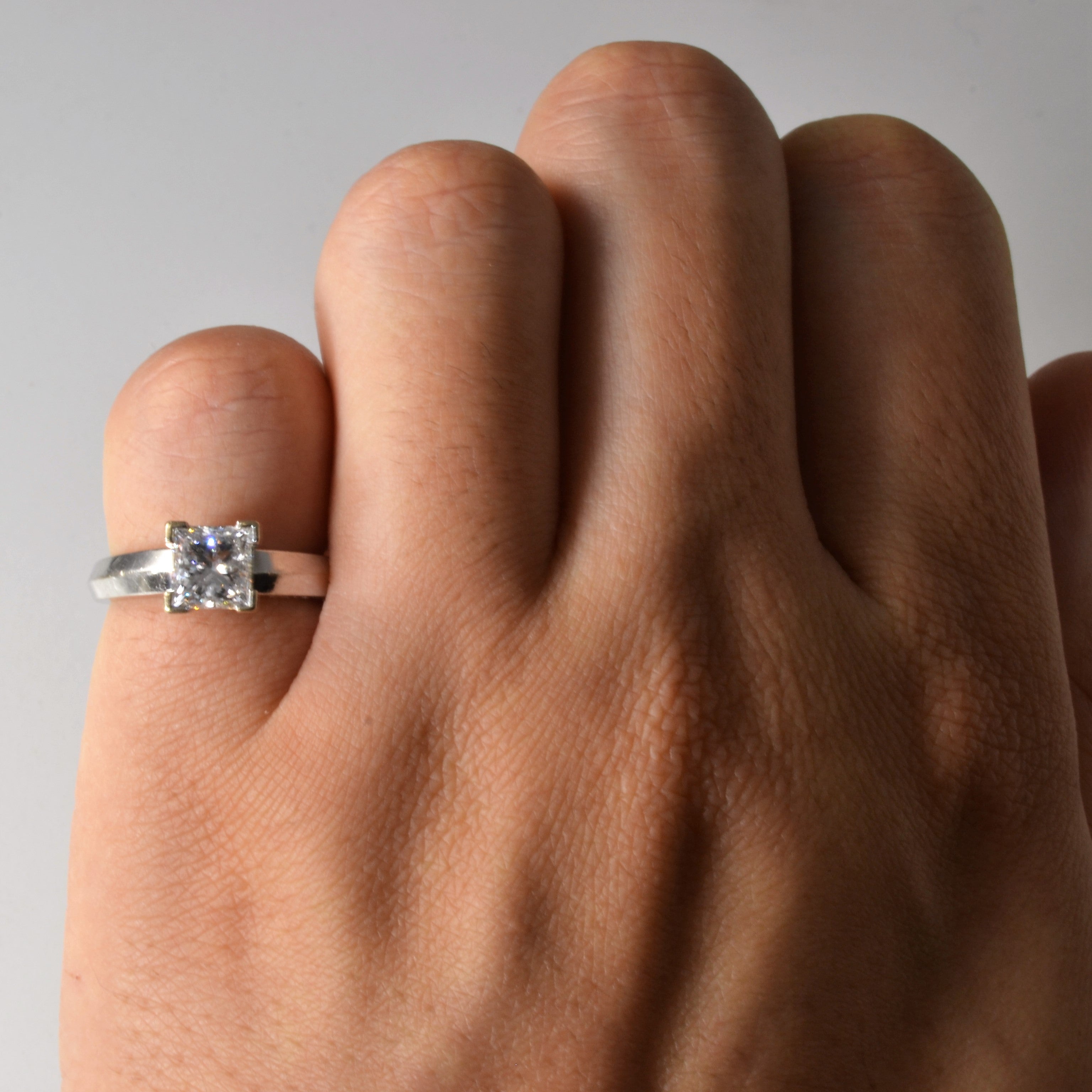 Bague de fiançailles diamant princesse à bords tranchants | 0,98 ct | Taille 3,5 |