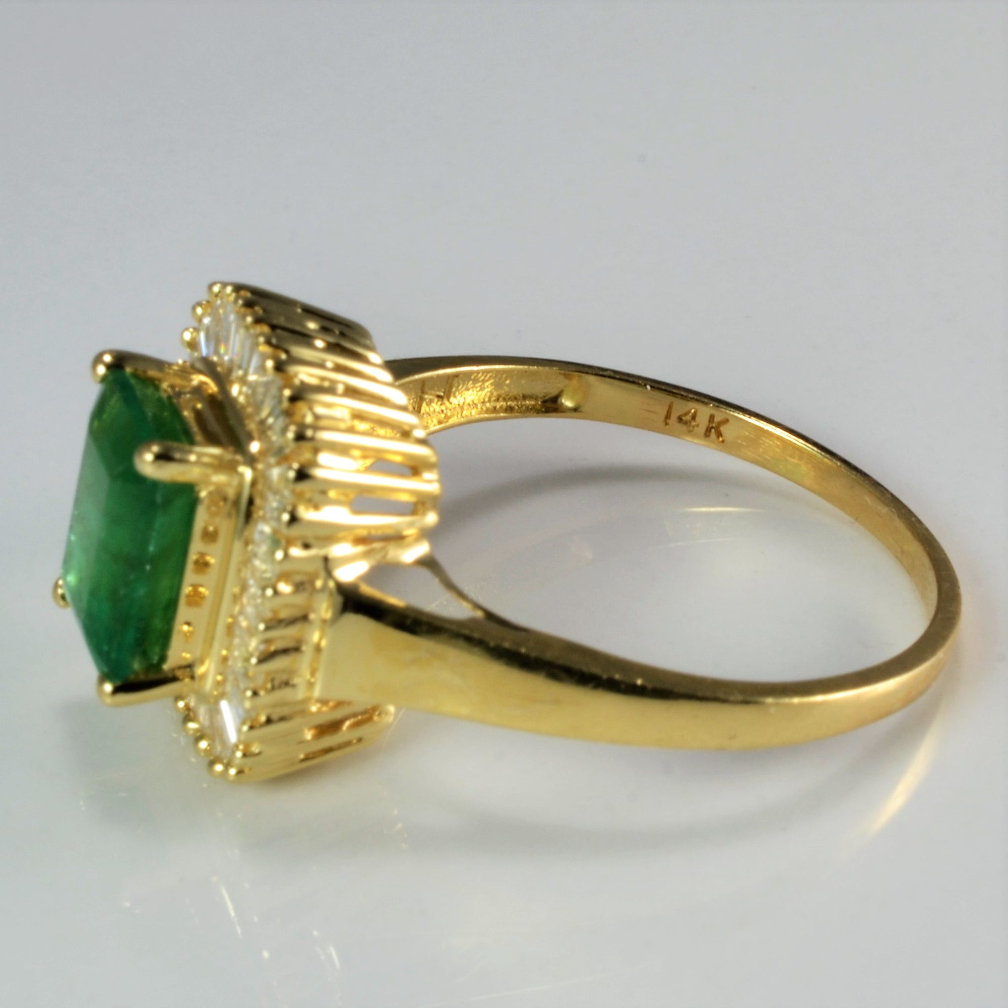Emerald & Diamond Ladies Cocktail Ring | 0.40 ctw, SZ 8.5 |