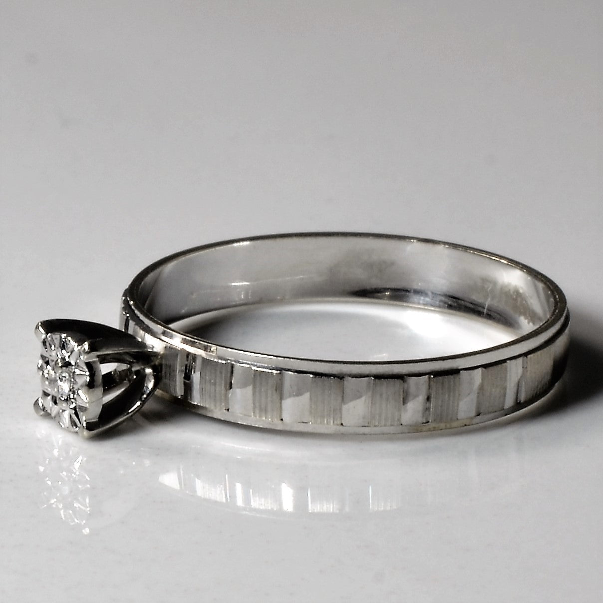 Bague solitaire en diamant à motifs | 0,005 ct | Taille 6 |