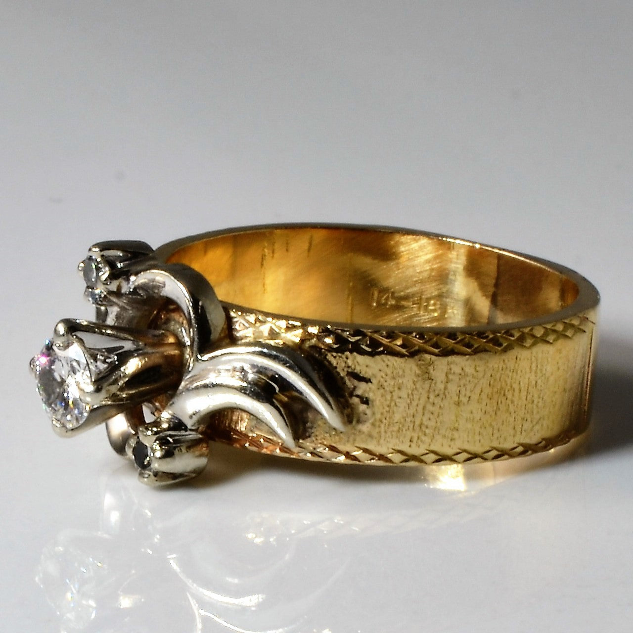 Three Stone Diamond Swirl Bypass Ring | 0.30ctw | SZ 7.5 |