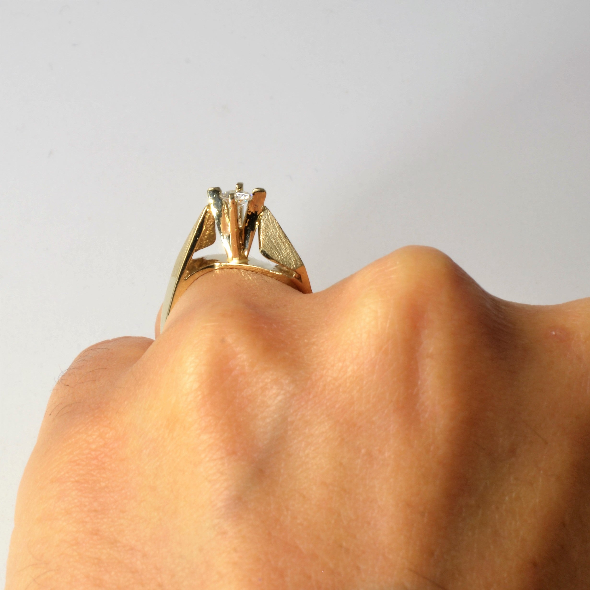 Bague de fiançailles rétro à gros diamant décalé | 0,17 ct, taille 4,75 |