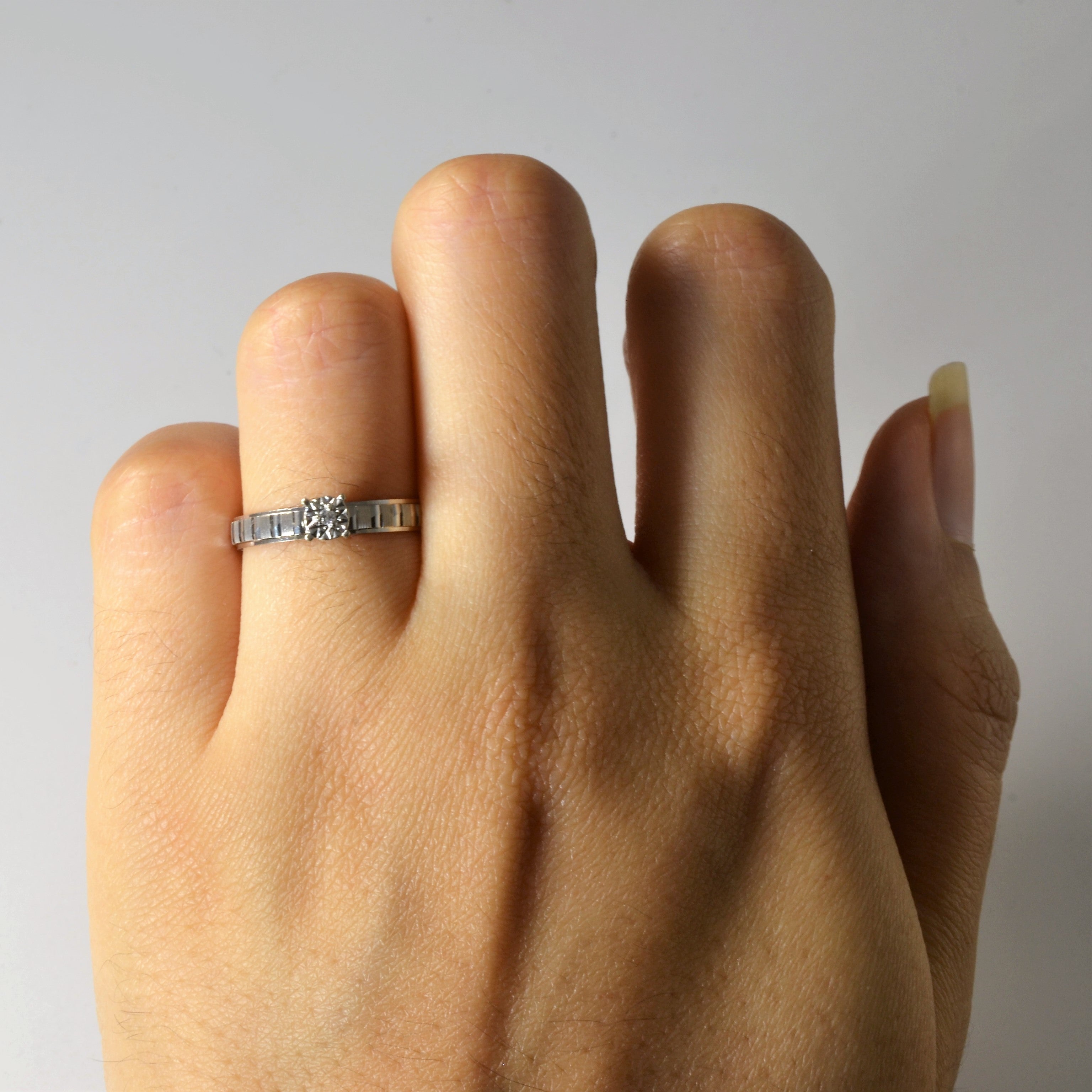 Bague solitaire en diamant à motifs | 0,005 ct | Taille 6 |