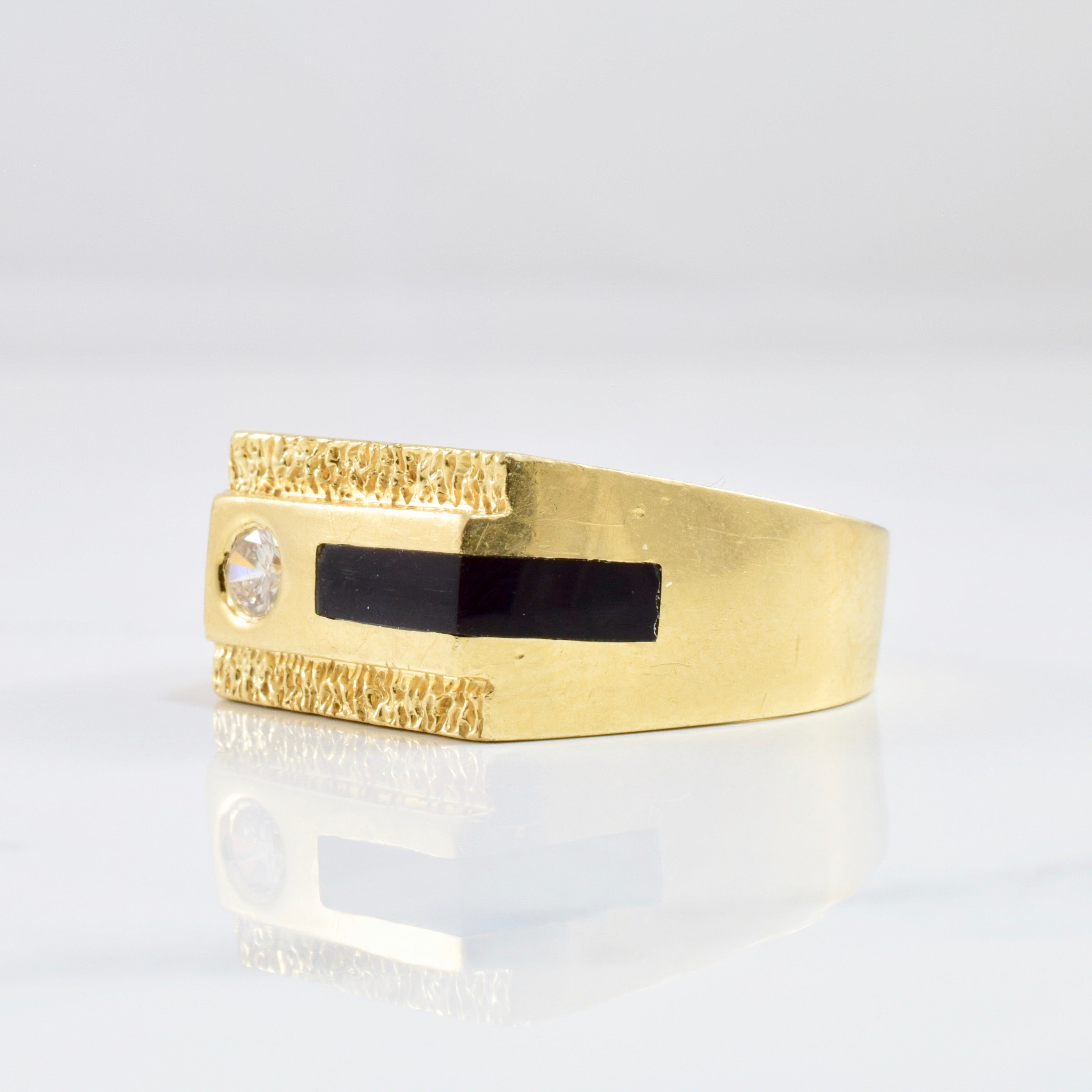 Bague en onyx et diamants | 0,18 ct Taille 9,75 |