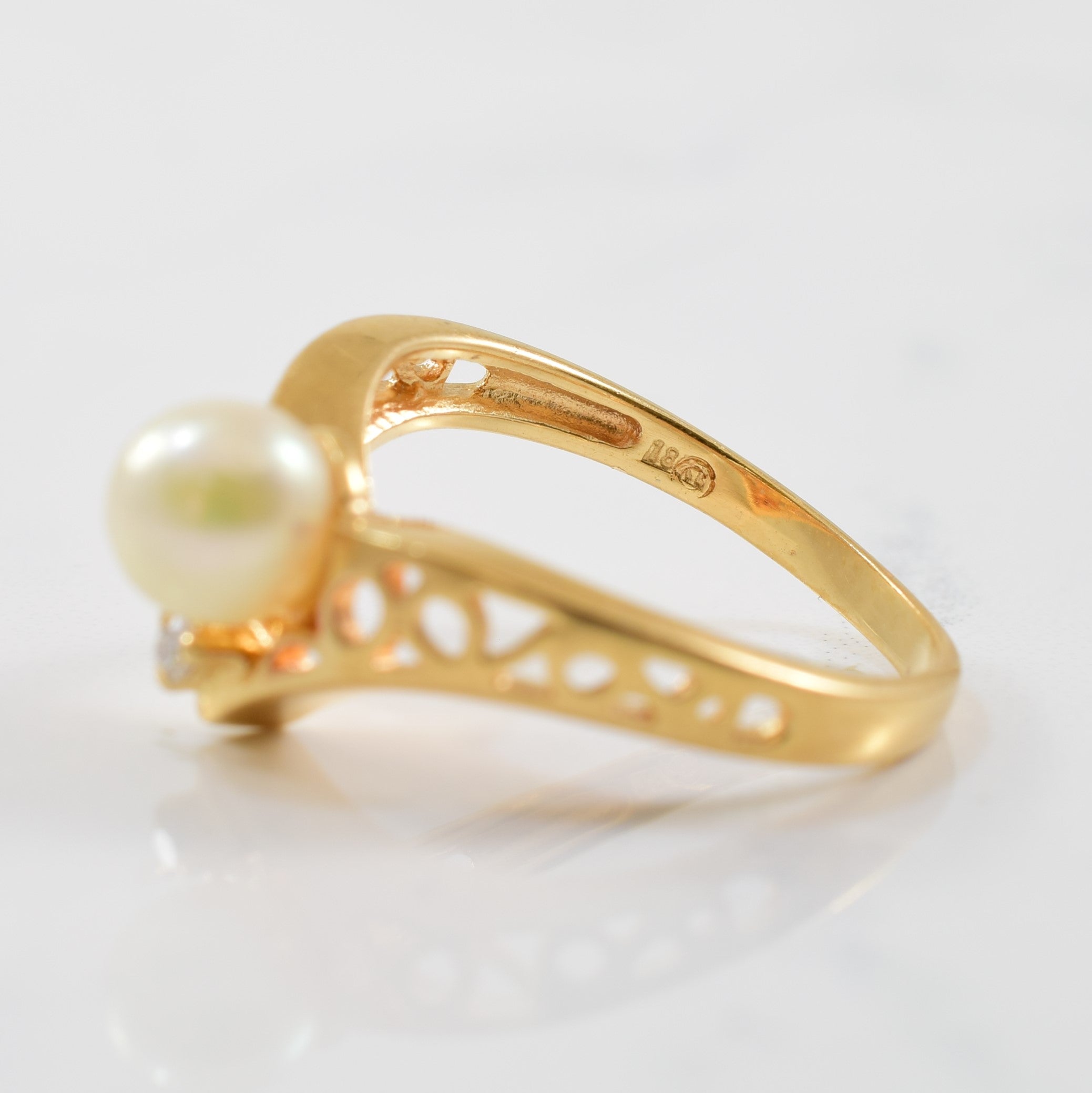 Diamond & Pearl Chevron Ring | 0.02ct, 1.50ct | SZ 6 |