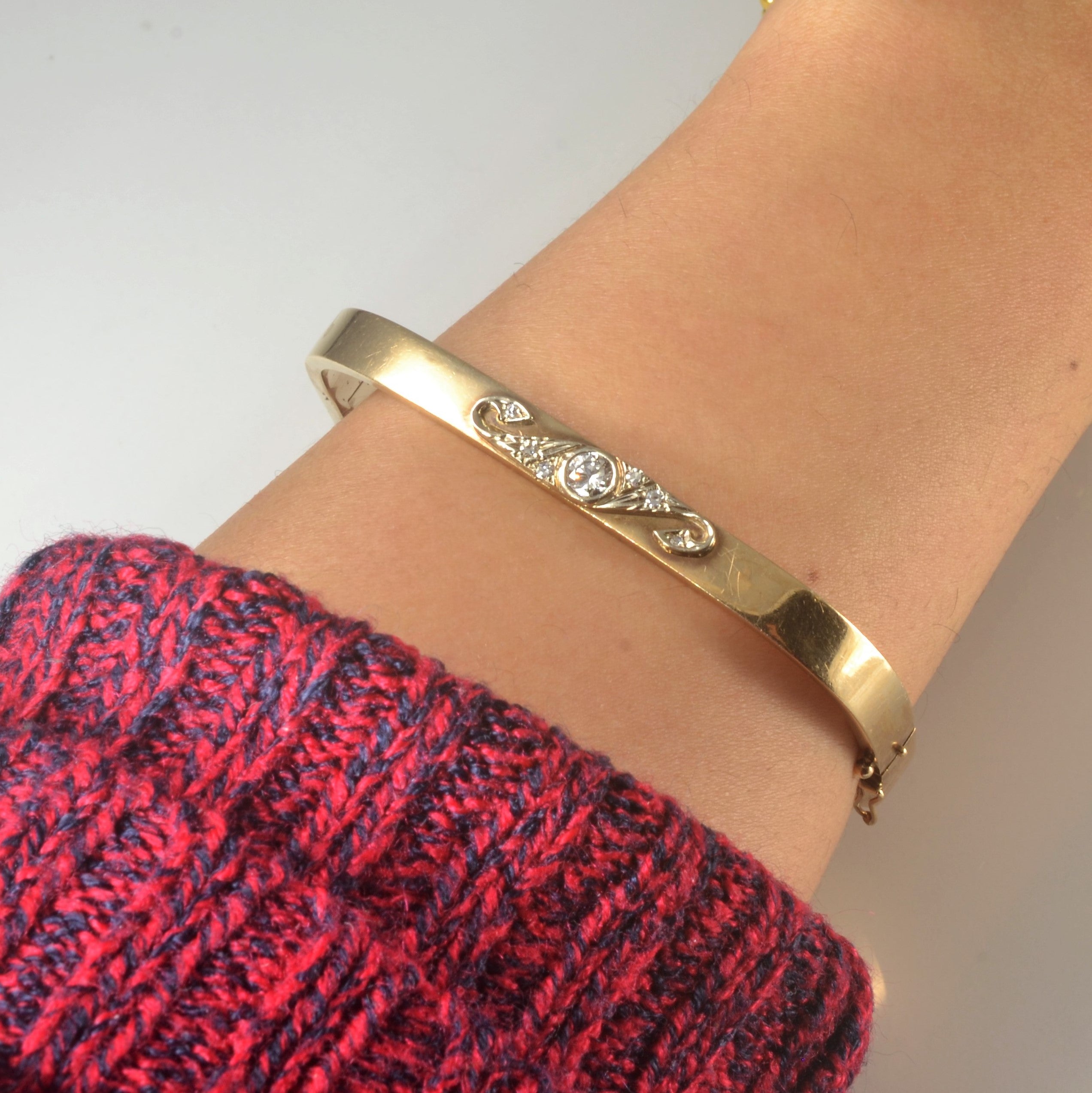 Square Bezel Set Diamond Bangle | 0.255ctw | 7" |