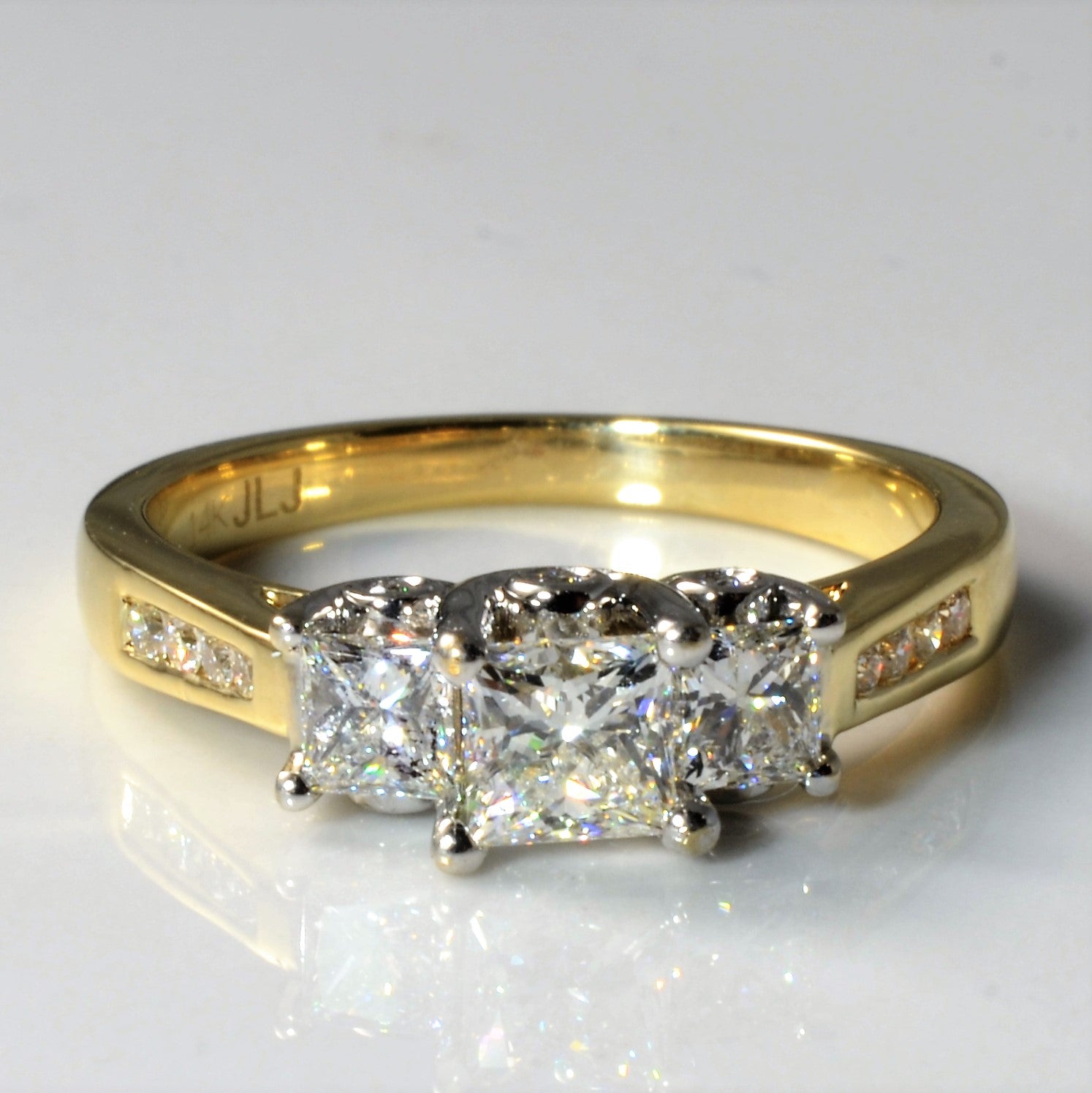 Bague de fiançailles trois pierres taille princesse | 1,00 ct au total | Taille 7,25 |