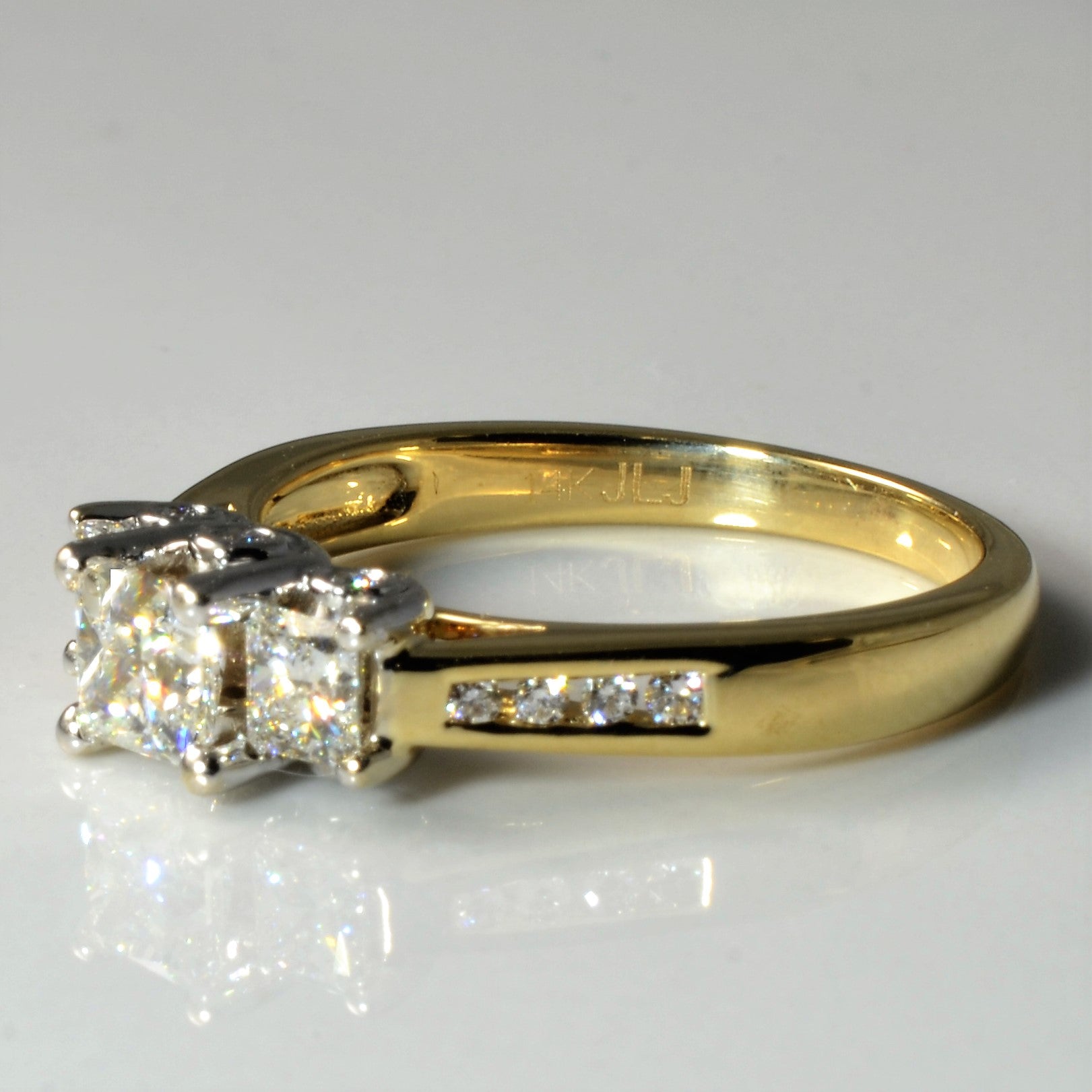 Bague de fiançailles trois pierres taille princesse | 1,00 ct au total | Taille 7,25 |