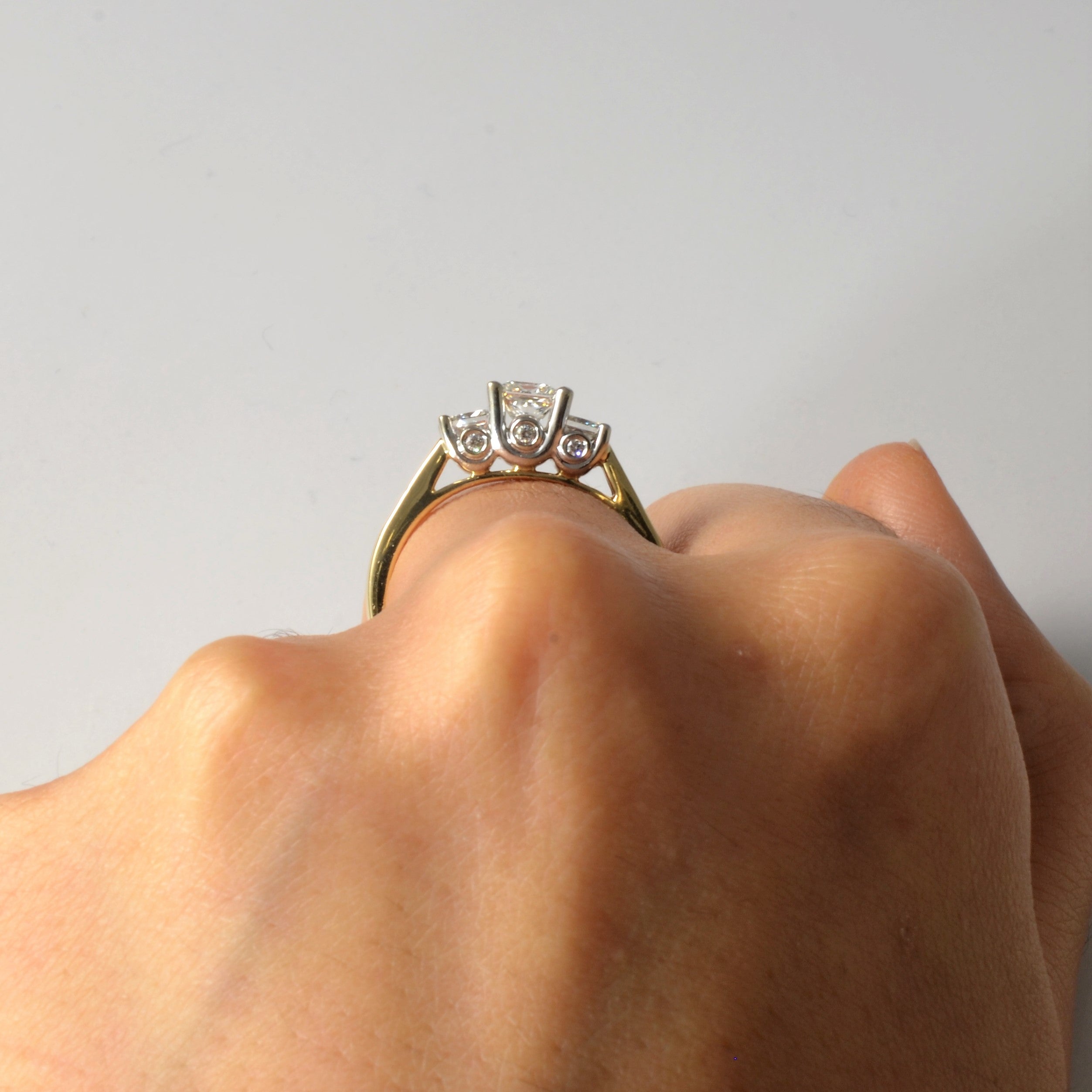 Bague de fiançailles trois pierres taille princesse | 1,00 ct au total | Taille 7,25 |