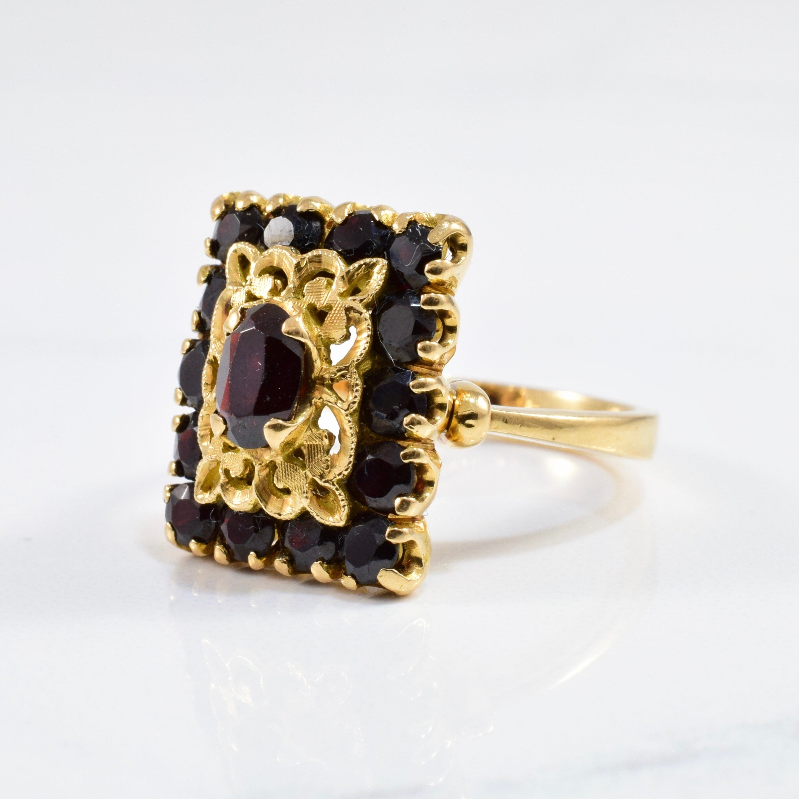 Garnet Cluster Ring | SZ 5.25 |