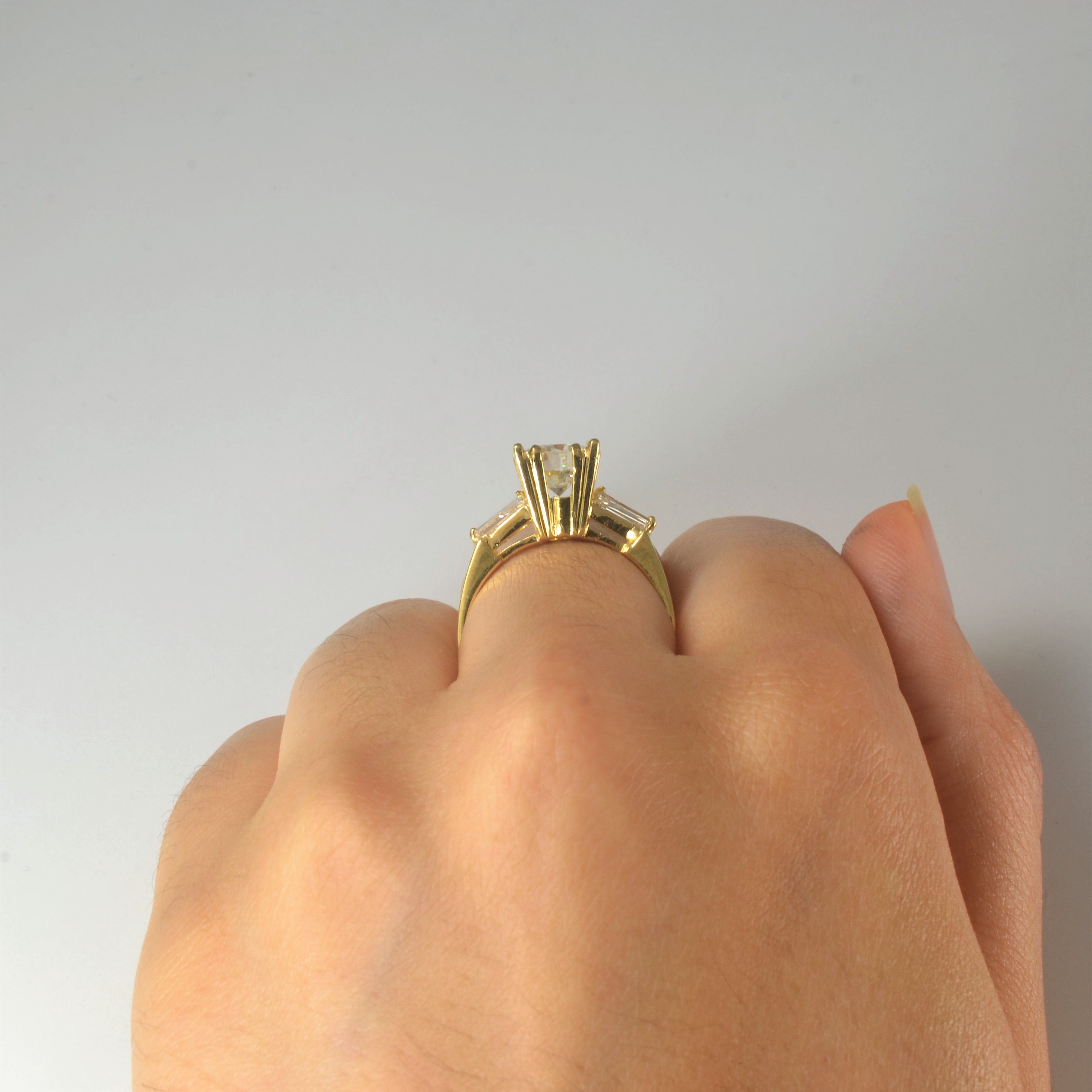 Bague de fiançailles avec pierre latérale baguette | 1,70 ct | Taille 8,25 |