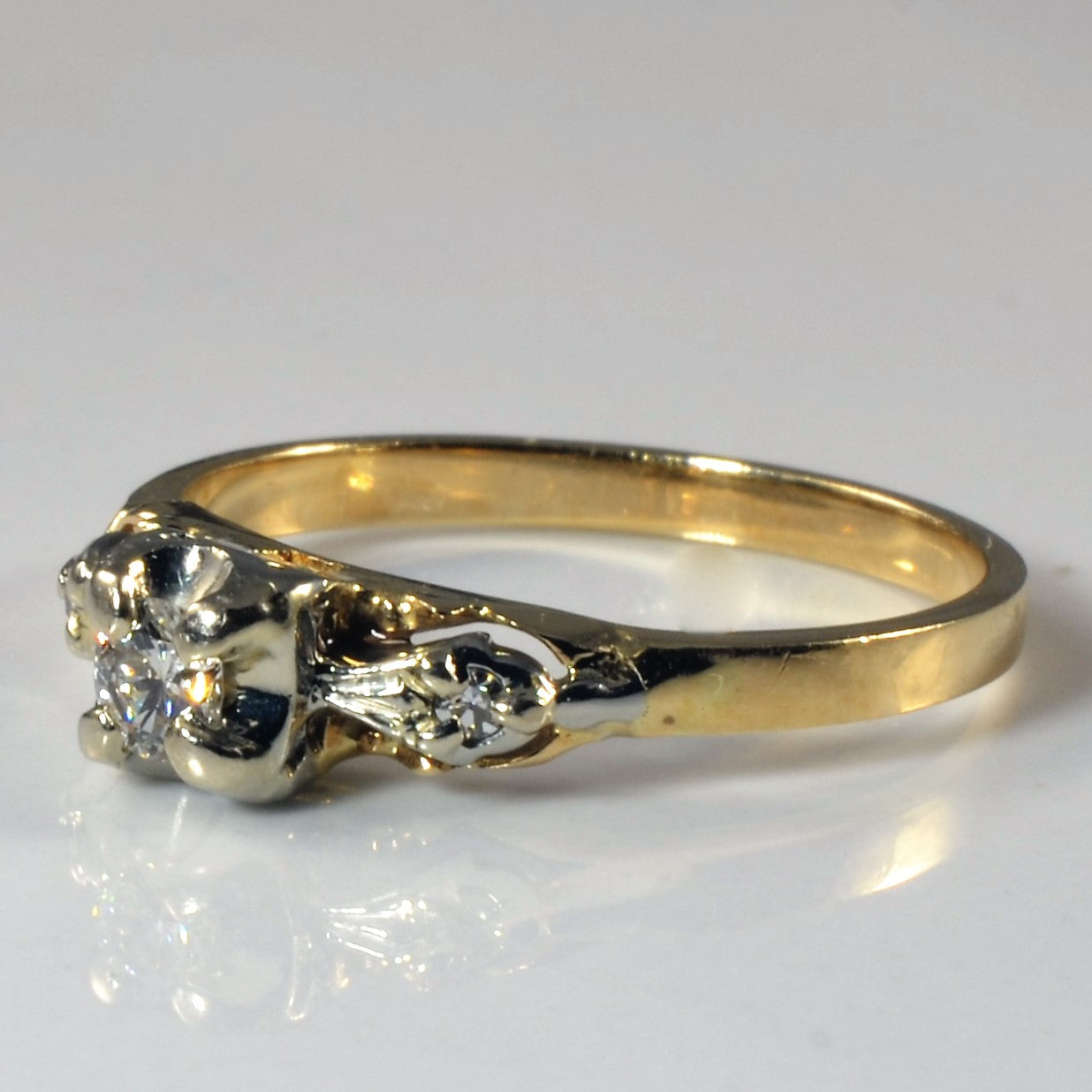 Retro Three Stone Diamond Ring | 0.15ctw | SZ 6 |