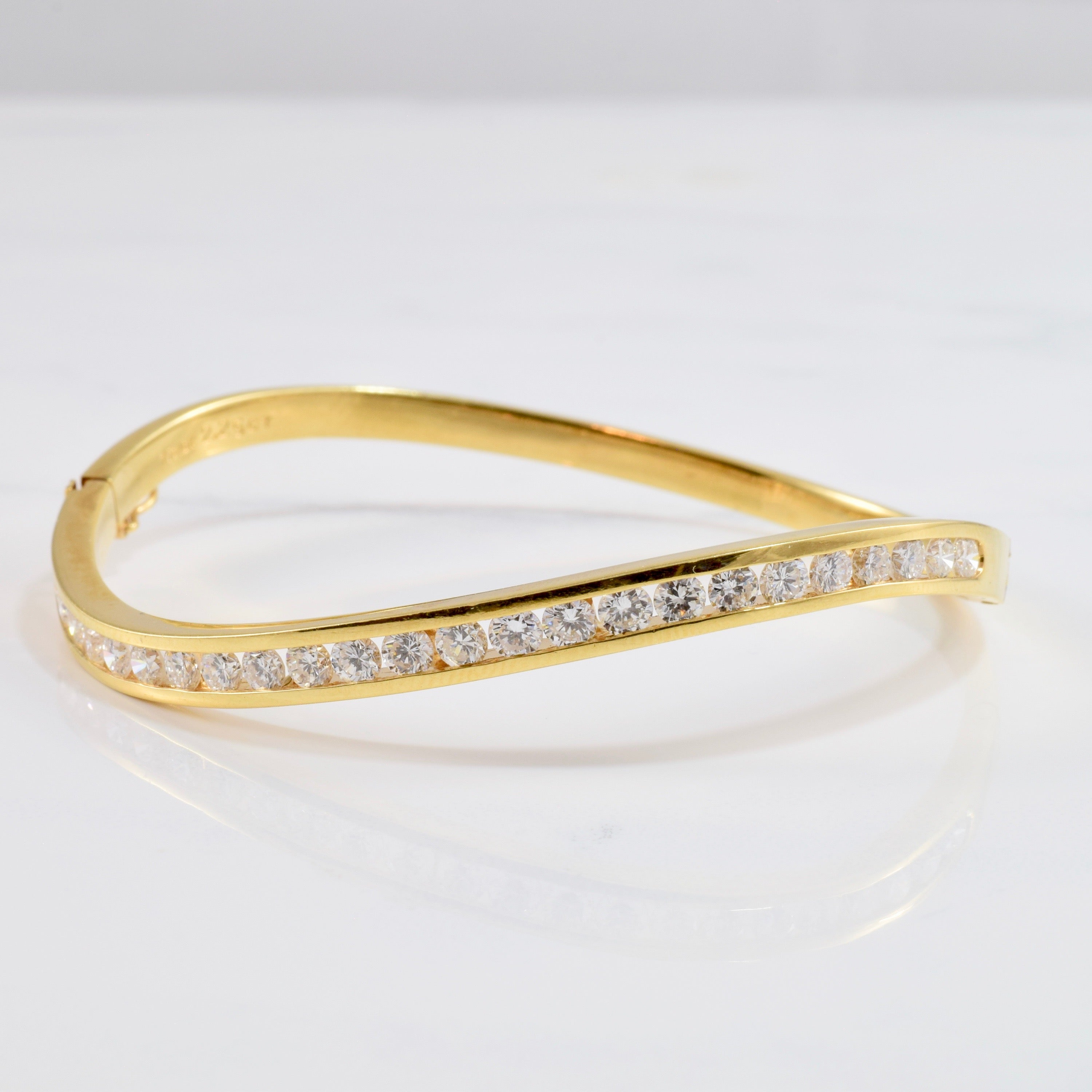 Channel Set Diamond Bangle | 2.25 ctw SZ 7" |