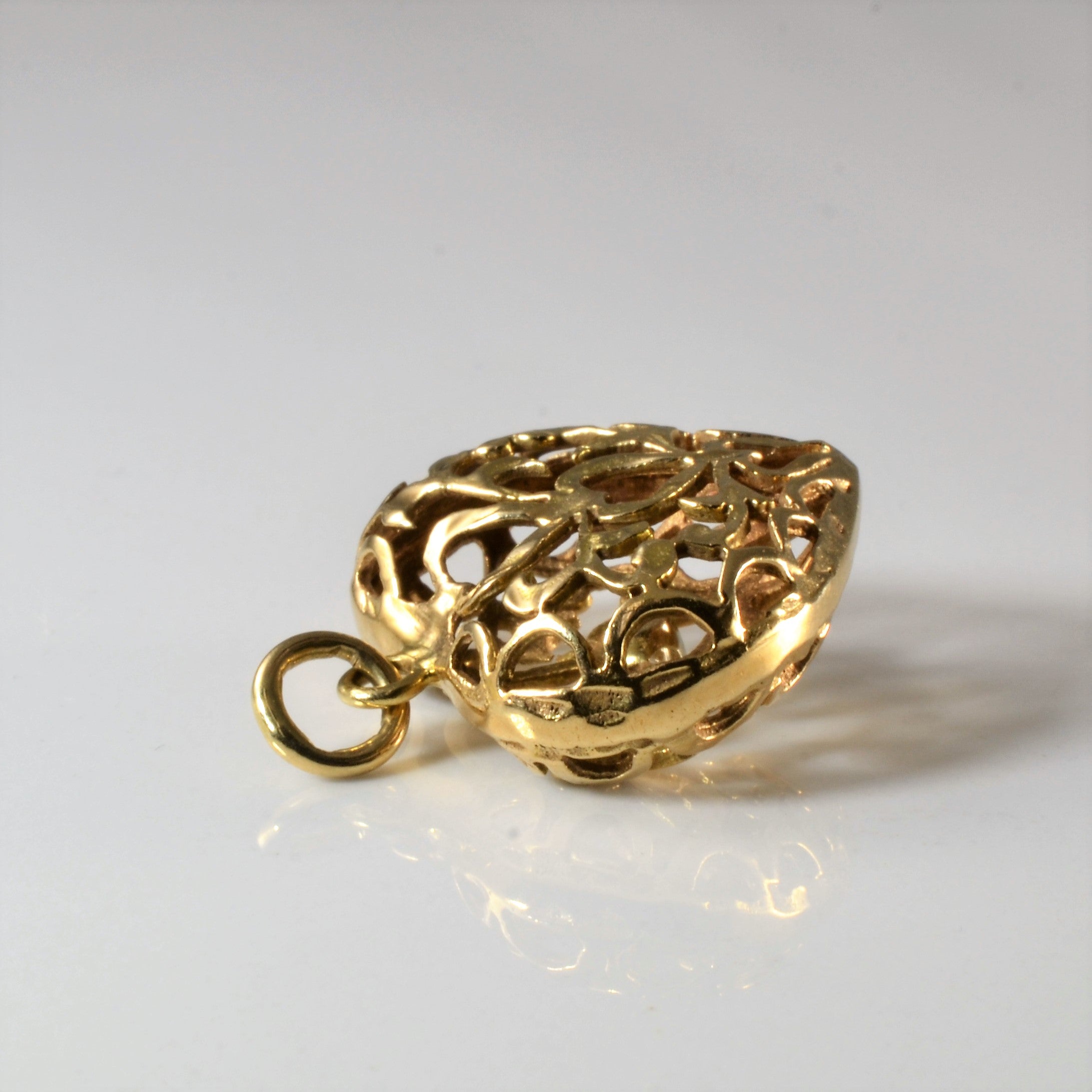 Pendentif cœur bombé en filigrane et diamants | 0,05 ct |