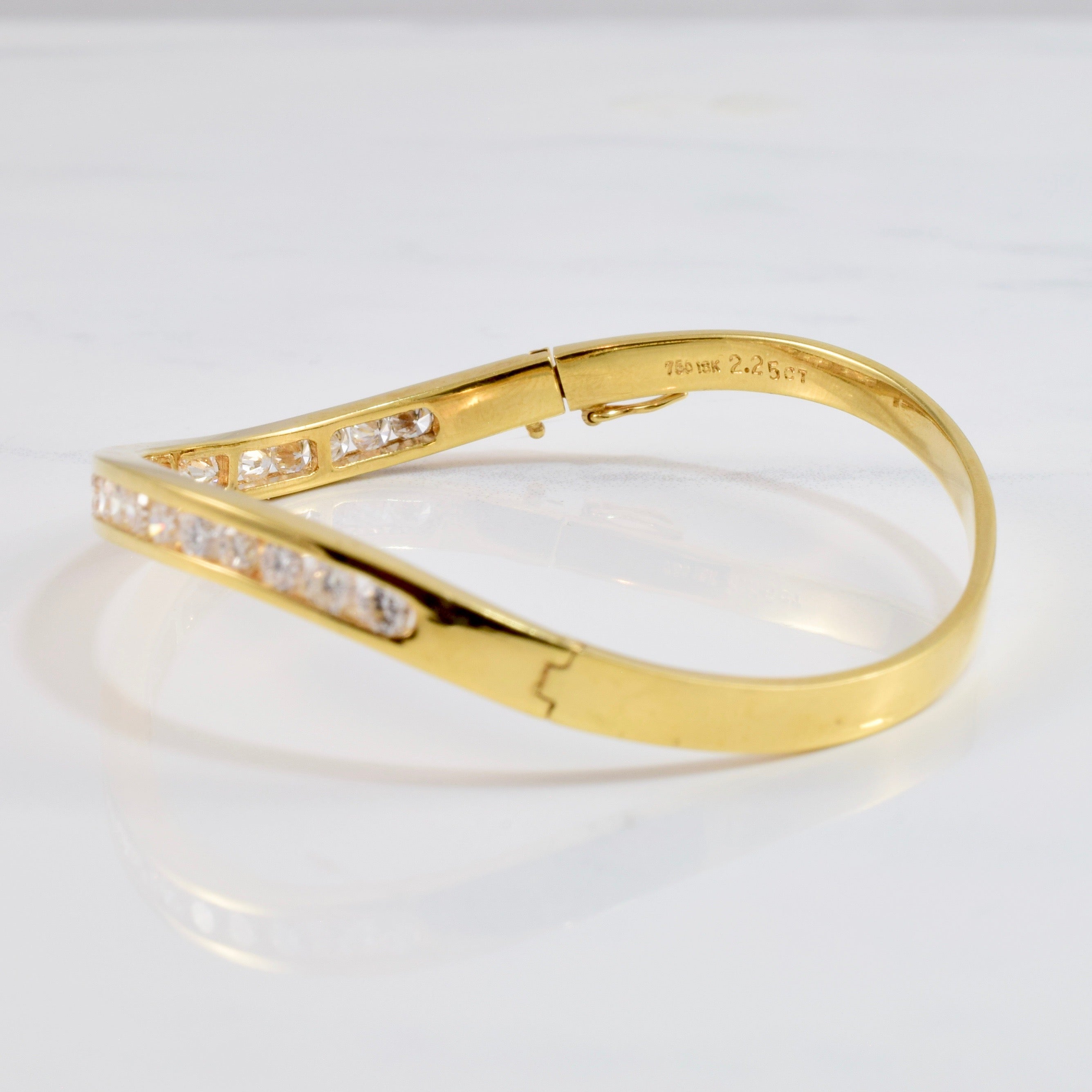 Channel Set Diamond Bangle | 2.25 ctw SZ 7" |