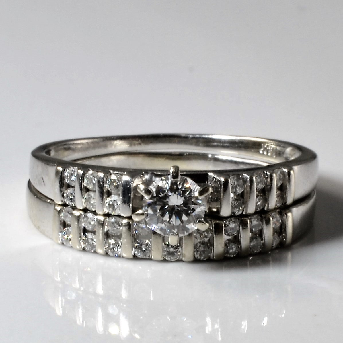 Ensemble de mariage en diamants sertis en canal vertical | 0,56 ct au total | Taille 8 |